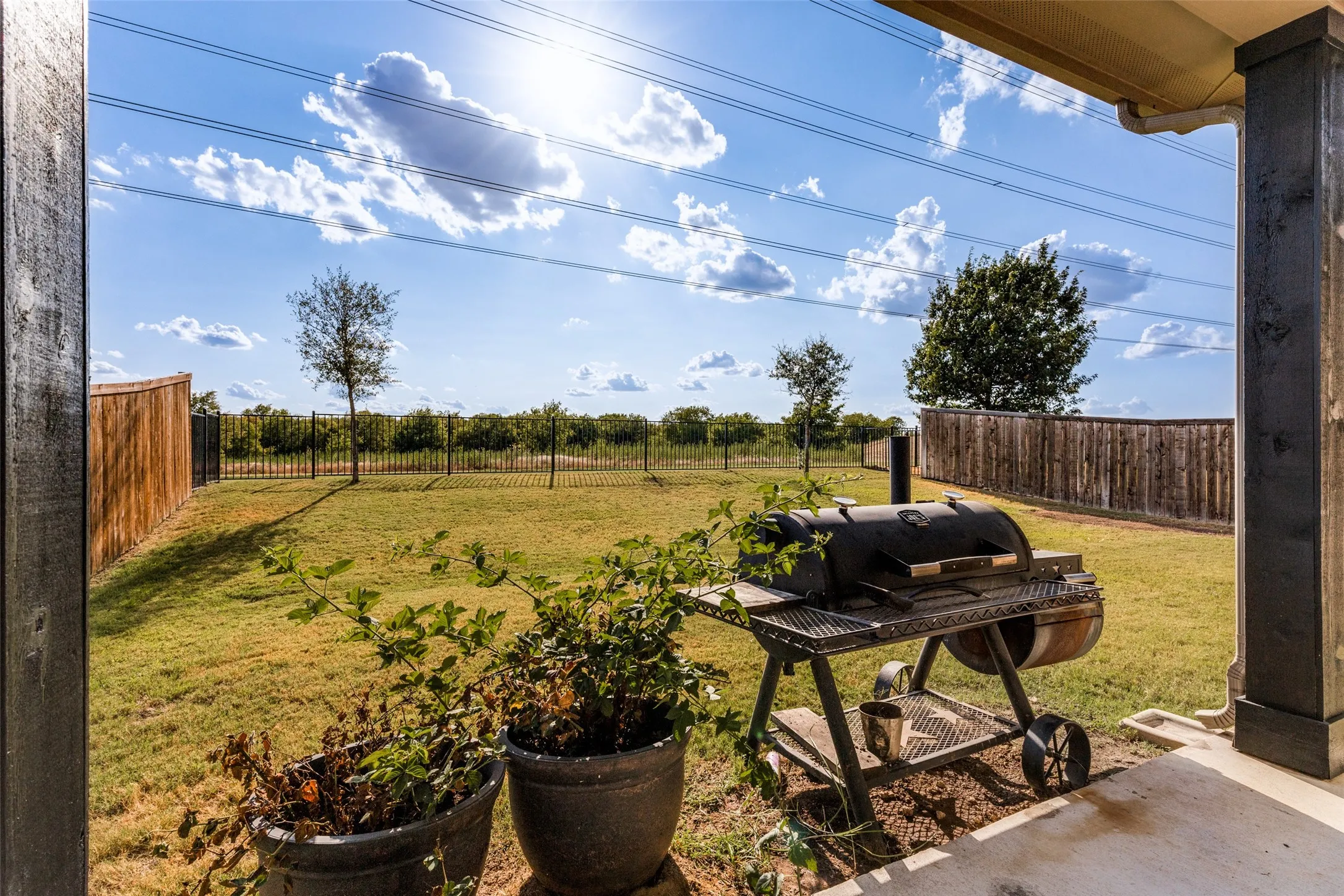 Single Family Residence For Rent in Tarrant County , 11761 Wulstone Road, Fort Worth, Texas 76052, 4 Bedroom, 4 Bathroom, 2 Garage spaces, 2,747 Sqft, built in 2020, mls#21357030, Real Estate Agent in Fort Worth, Homes For Rent in Tarrant county, Homes For Rent in Fort Worth, Realtor in Fort Worth Texas, Real Estate Brokerage Independent Realty Texas, Luminita Cordes Realtor