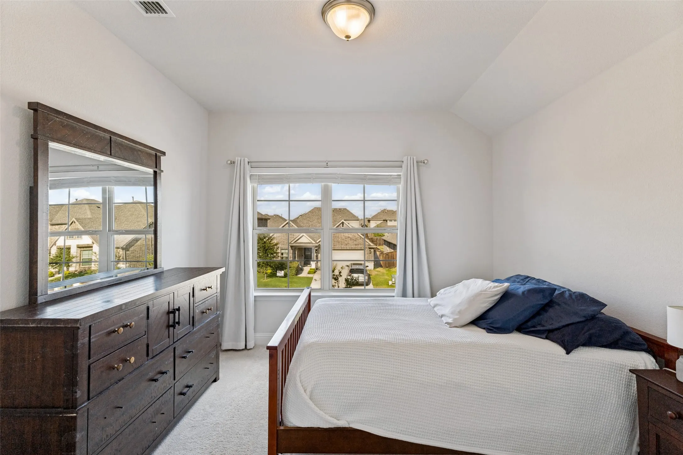 Single Family Residence For Rent in Tarrant County , 11761 Wulstone Road, Fort Worth, Texas 76052, 4 Bedroom, 4 Bathroom, 2 Garage spaces, 2,747 Sqft, built in 2020, mls#21357030, Real Estate Agent in Fort Worth, Homes For Rent in Tarrant county, Homes For Rent in Fort Worth, Realtor in Fort Worth Texas, Real Estate Brokerage Independent Realty Texas, Luminita Cordes Realtor