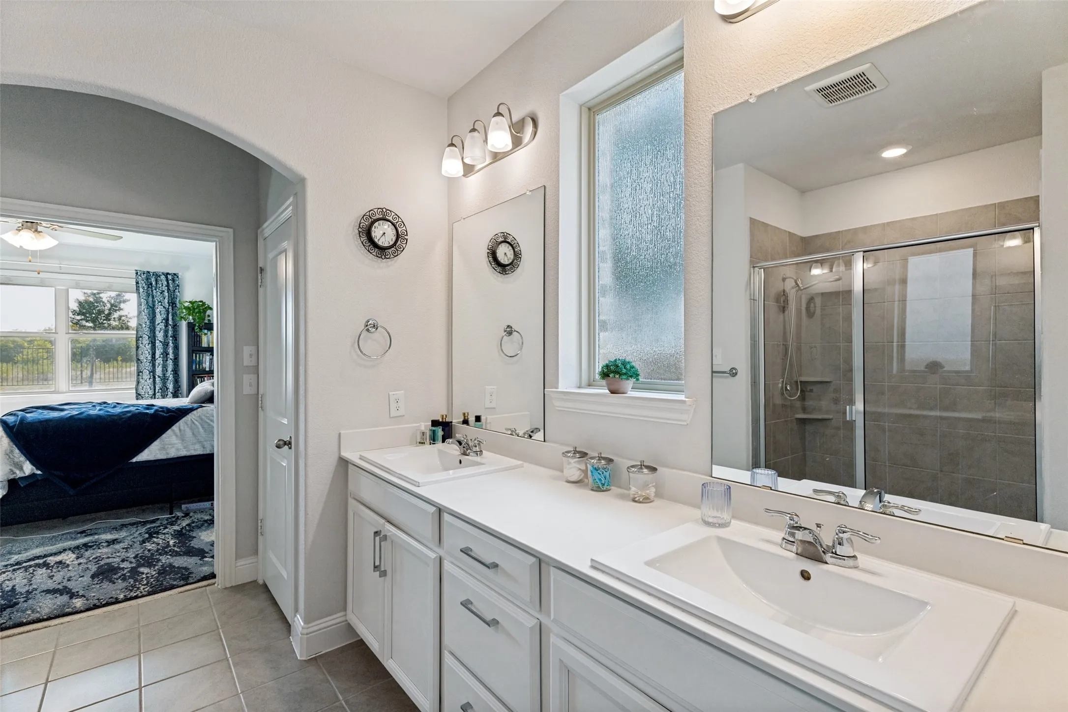 Single Family Residence For Rent in Tarrant County , 11761 Wulstone Road, Fort Worth, Texas 76052, 4 Bedroom, 4 Bathroom, 2 Garage spaces, 2,747 Sqft, built in 2020, mls#21357030, Real Estate Agent in Fort Worth, Homes For Rent in Tarrant county, Homes For Rent in Fort Worth, Realtor in Fort Worth Texas, Real Estate Brokerage Independent Realty Texas, Luminita Cordes Realtor