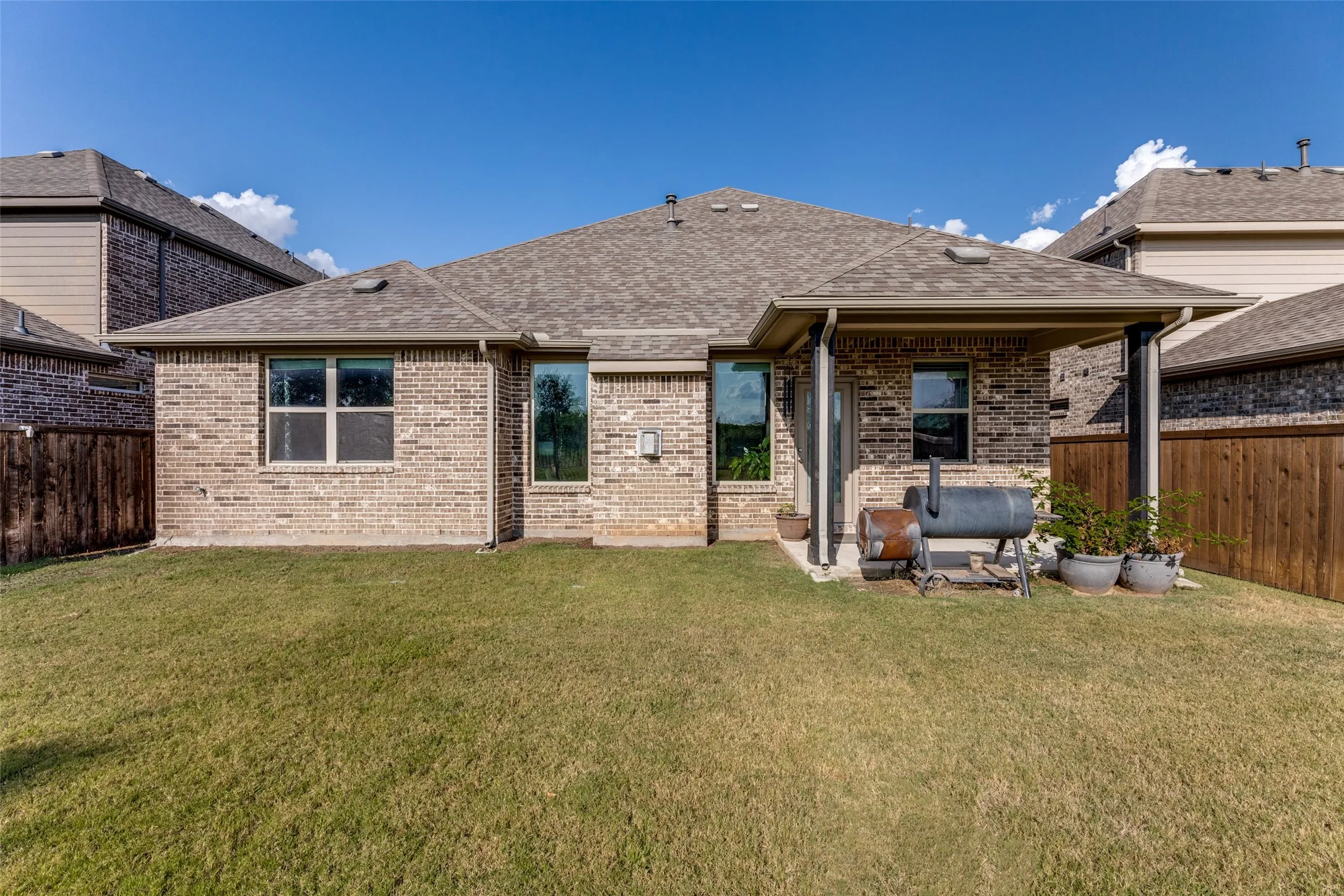 Single Family Residence For Rent in Tarrant County , 11761 Wulstone Road, Fort Worth, Texas 76052, 4 Bedroom, 4 Bathroom, 2 Garage spaces, 2,747 Sqft, built in 2020, mls#21357030, Real Estate Agent in Fort Worth, Homes For Rent in Tarrant county, Homes For Rent in Fort Worth, Realtor in Fort Worth Texas, Real Estate Brokerage Independent Realty Texas, Luminita Cordes Realtor