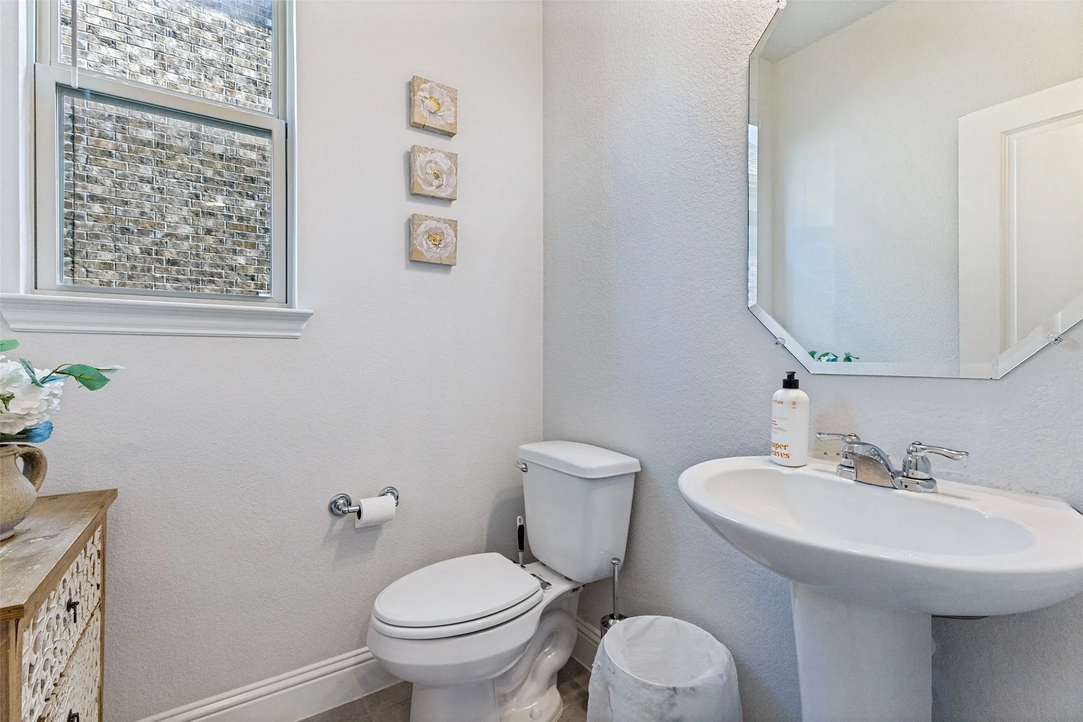 Single Family Residence For Rent in Tarrant County , 11761 Wulstone Road, Fort Worth, Texas 76052, 4 Bedroom, 4 Bathroom, 2 Garage spaces, 2,747 Sqft, built in 2020, mls#21357030, Real Estate Agent in Fort Worth, Homes For Rent in Tarrant county, Homes For Rent in Fort Worth, Realtor in Fort Worth Texas, Real Estate Brokerage Independent Realty Texas, Luminita Cordes Realtor