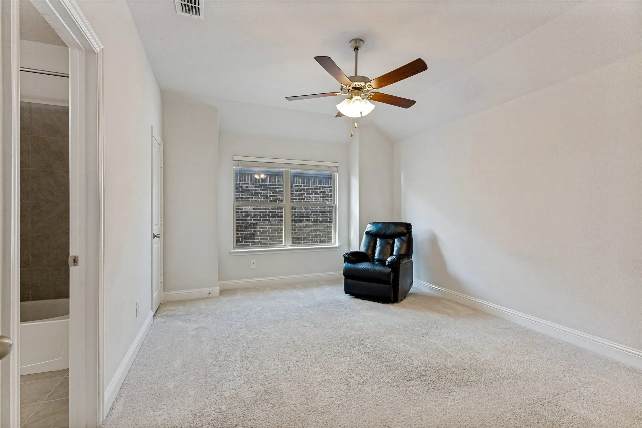 Single Family Residence For Rent in Tarrant County , 11761 Wulstone Road, Fort Worth, Texas 76052, 4 Bedroom, 4 Bathroom, 2 Garage spaces, 2,747 Sqft, built in 2020, mls#21357030, Real Estate Agent in Fort Worth, Homes For Rent in Tarrant county, Homes For Rent in Fort Worth, Realtor in Fort Worth Texas, Real Estate Brokerage Independent Realty Texas, Luminita Cordes Realtor