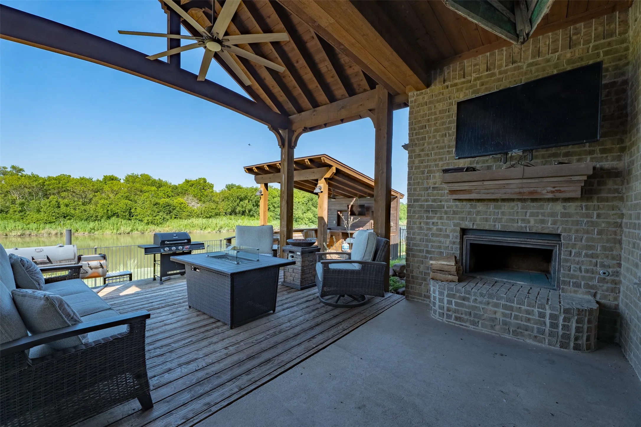Single Family Residence For Sale in Collin County , 1824 Fair Oaks Lane, Royse City, Texas 75189, 4 Bedroom, 3 Bathroom, 2 Garage spaces, 2,334 Sqft, built in 2014, mls#21358043, Real Estate Agent in Royse City, Homes For Sale in Collin county, Homes For Sale in Royse City, Realtor in Royse City Texas, Real Estate Brokerage Independent Realty Texas, Luminita Cordes Realtor