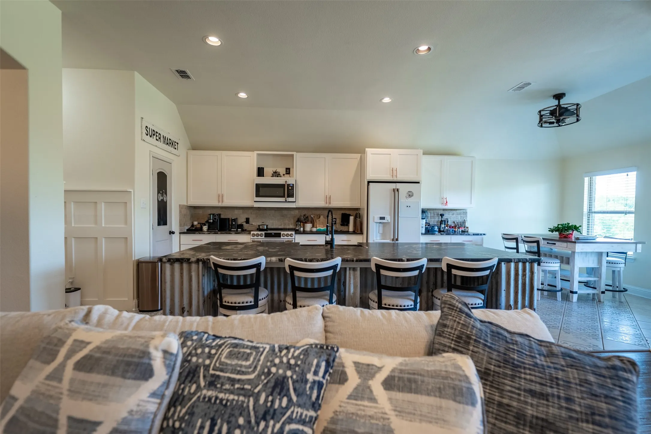 Single Family Residence For Sale in Collin County , 1824 Fair Oaks Lane, Royse City, Texas 75189, 4 Bedroom, 3 Bathroom, 2 Garage spaces, 2,334 Sqft, built in 2014, mls#21358043, Real Estate Agent in Royse City, Homes For Sale in Collin county, Homes For Sale in Royse City, Realtor in Royse City Texas, Real Estate Brokerage Independent Realty Texas, Luminita Cordes Realtor