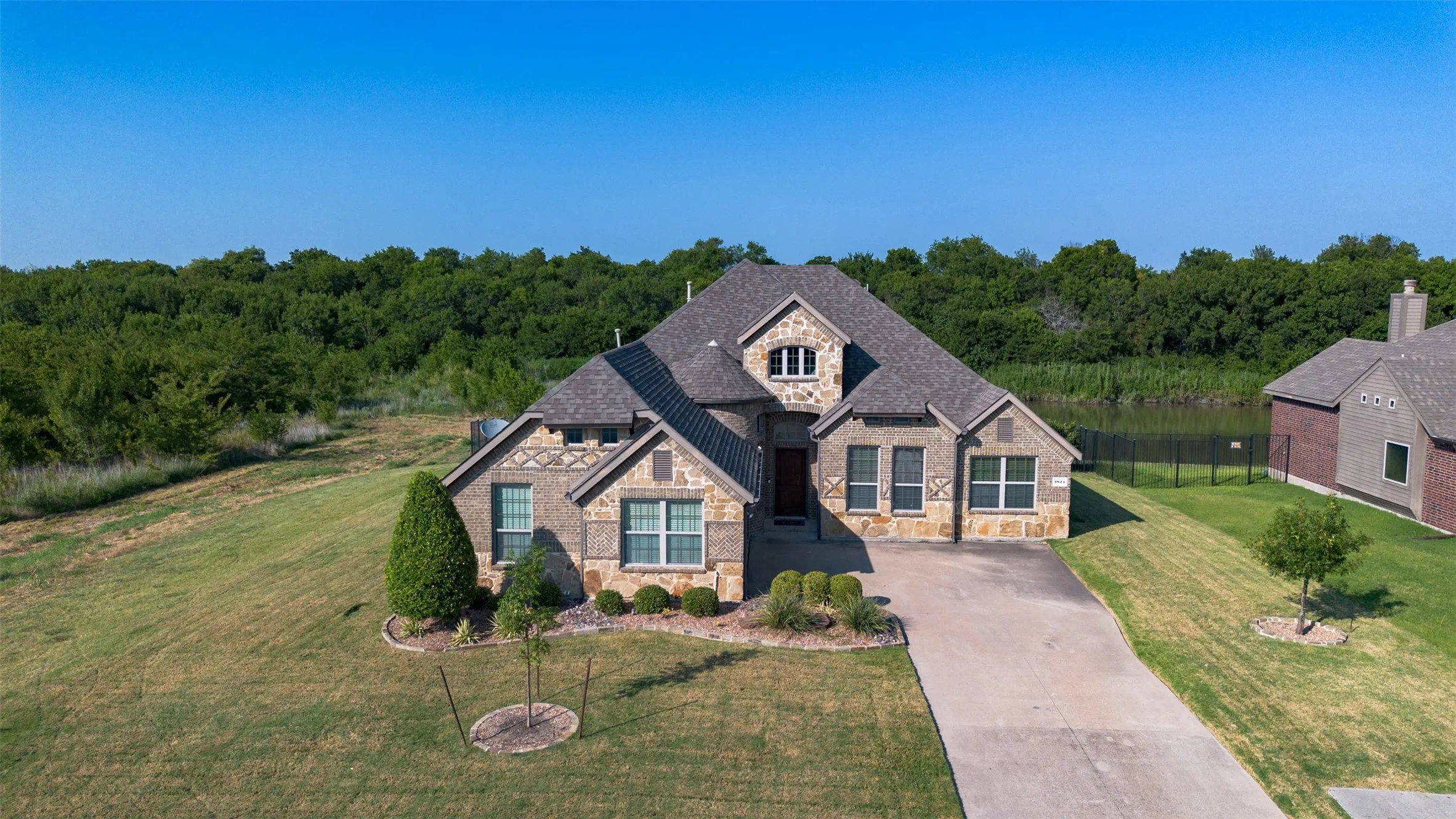 Single Family Residence For Sale in Collin County , 1824 Fair Oaks Lane, Royse City, Texas 75189, 4 Bedroom, 3 Bathroom, 2 Garage spaces, 2,334 Sqft, built in 2014, mls#21358043, Real Estate Agent in Royse City, Homes For Sale in Collin county, Homes For Sale in Royse City, Realtor in Royse City Texas, Real Estate Brokerage Independent Realty Texas, Luminita Cordes Realtor