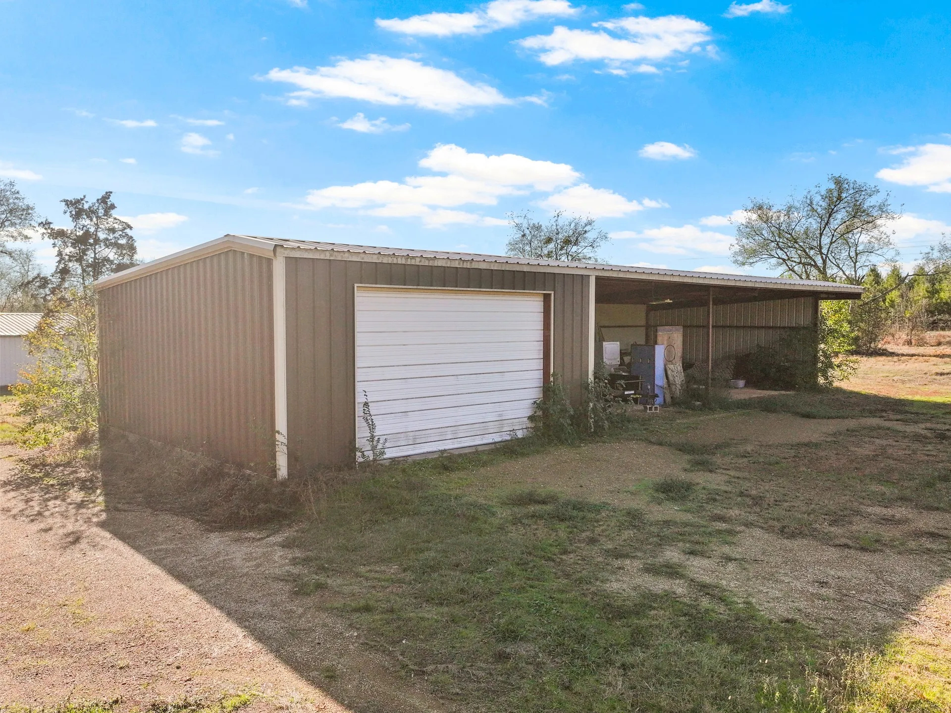 Farm For Sale in Titus County , 785 CR 4840 ALL, Mt Pleasant, Texas 75455, 2 Bedroom, 2 Bathroom, Garage spaces, 1,240 Sqft, built in 2017, Price $810,000, mls#21357000, Real Estate Agent in Mt Pleasant, Homes For Sale in Titus county, Homes For Sale in Mt Pleasant, Realtor in Mt Pleasant Texas, Real Estate Brokerage Independent Realty Texas, Luminita Cordes Realtor