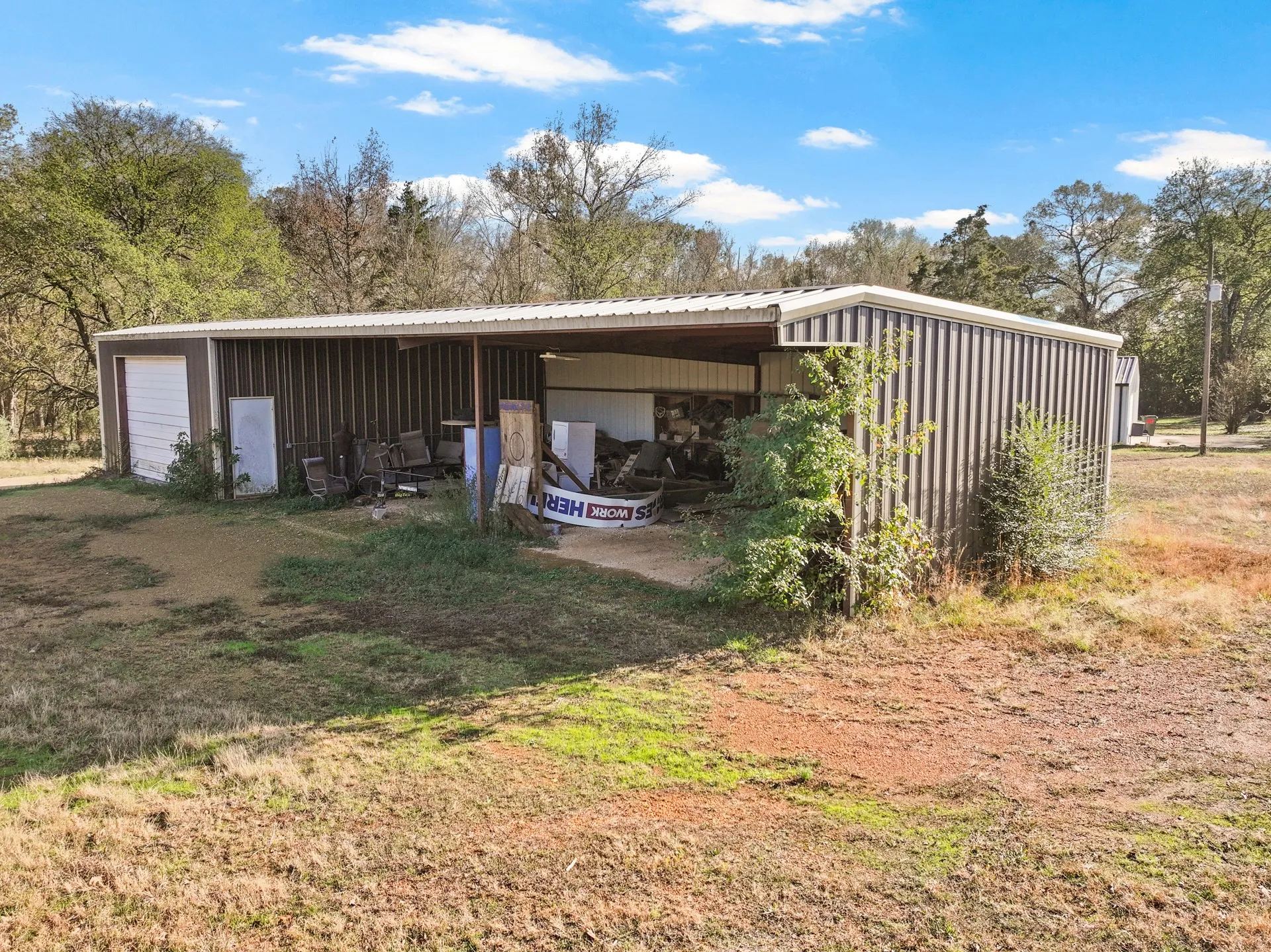 Farm For Sale in Titus County , 785 CR 4840 ALL, Mt Pleasant, Texas 75455, 2 Bedroom, 2 Bathroom, Garage spaces, 1,240 Sqft, built in 2017, Price $810,000, mls#21357000, Real Estate Agent in Mt Pleasant, Homes For Sale in Titus county, Homes For Sale in Mt Pleasant, Realtor in Mt Pleasant Texas, Real Estate Brokerage Independent Realty Texas, Luminita Cordes Realtor