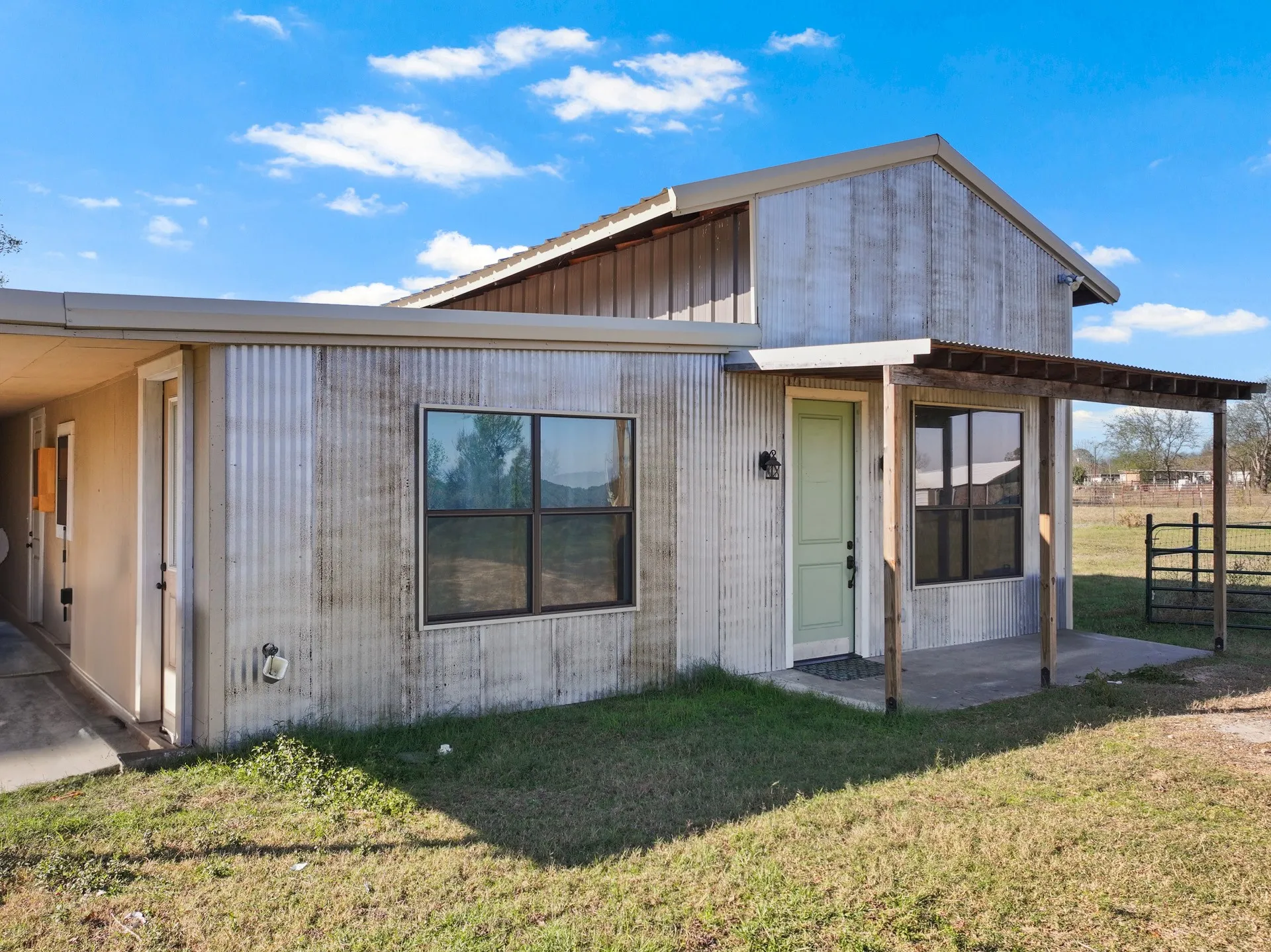 Farm For Sale in Titus County , 785 CR 4840 ALL, Mt Pleasant, Texas 75455, 2 Bedroom, 2 Bathroom, Garage spaces, 1,240 Sqft, built in 2017, Price $810,000, mls#21357000, Real Estate Agent in Mt Pleasant, Homes For Sale in Titus county, Homes For Sale in Mt Pleasant, Realtor in Mt Pleasant Texas, Real Estate Brokerage Independent Realty Texas, Luminita Cordes Realtor