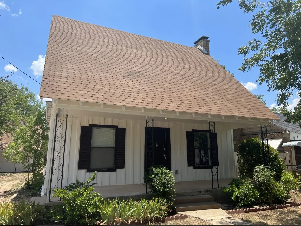 Single Family Residence For Rent in Taylor County , 361 College Drive, Abilene, Texas 79601, 3 Bedroom, 2 Bathroom, Garage spaces, 1,382 Sqft, built in 1952, mls#21358161, Real Estate Agent in Abilene, Homes For Rent in Taylor county, Homes For Rent in Abilene, Realtor in Abilene Texas, Real Estate Brokerage Independent Realty Texas, Luminita Cordes Realtor