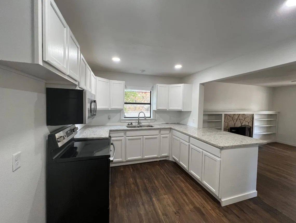Single Family Residence For Rent in Taylor County , 361 College Drive, Abilene, Texas 79601, 3 Bedroom, 2 Bathroom, Garage spaces, 1,382 Sqft, built in 1952, mls#21358161, Real Estate Agent in Abilene, Homes For Rent in Taylor county, Homes For Rent in Abilene, Realtor in Abilene Texas, Real Estate Brokerage Independent Realty Texas, Luminita Cordes Realtor