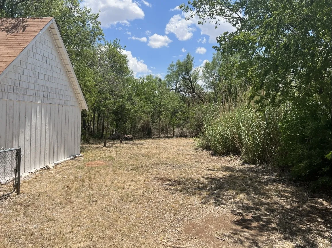 Single Family Residence For Rent in Taylor County , 361 College Drive, Abilene, Texas 79601, 3 Bedroom, 2 Bathroom, Garage spaces, 1,382 Sqft, built in 1952, mls#21358161, Real Estate Agent in Abilene, Homes For Rent in Taylor county, Homes For Rent in Abilene, Realtor in Abilene Texas, Real Estate Brokerage Independent Realty Texas, Luminita Cordes Realtor