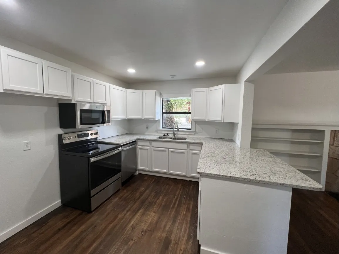 Single Family Residence For Rent in Taylor County , 361 College Drive, Abilene, Texas 79601, 3 Bedroom, 2 Bathroom, Garage spaces, 1,382 Sqft, built in 1952, mls#21358161, Real Estate Agent in Abilene, Homes For Rent in Taylor county, Homes For Rent in Abilene, Realtor in Abilene Texas, Real Estate Brokerage Independent Realty Texas, Luminita Cordes Realtor