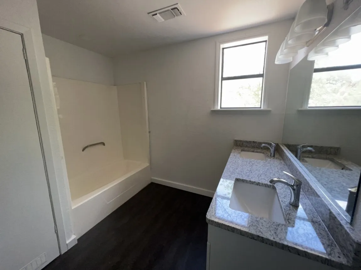 Single Family Residence For Rent in Taylor County , 361 College Drive, Abilene, Texas 79601, 3 Bedroom, 2 Bathroom, Garage spaces, 1,382 Sqft, built in 1952, mls#21358161, Real Estate Agent in Abilene, Homes For Rent in Taylor county, Homes For Rent in Abilene, Realtor in Abilene Texas, Real Estate Brokerage Independent Realty Texas, Luminita Cordes Realtor