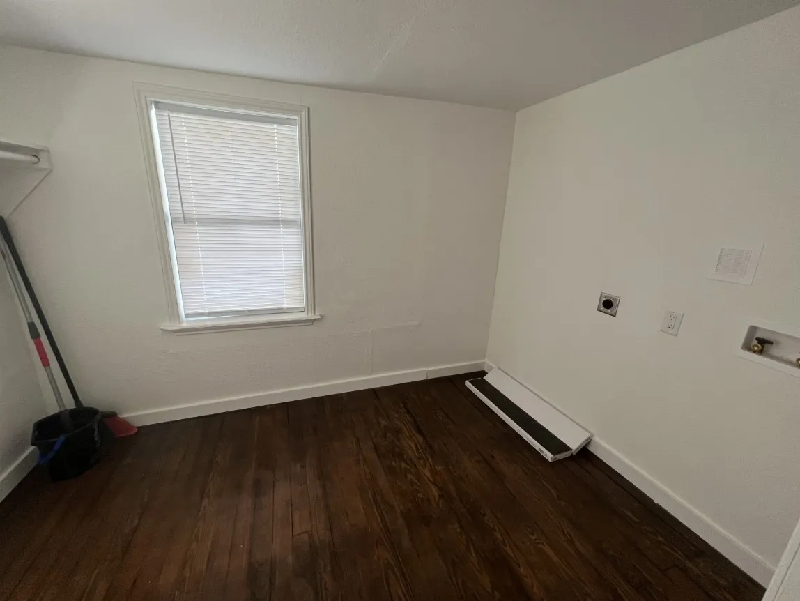 Single Family Residence For Rent in Taylor County , 361 College Drive, Abilene, Texas 79601, 3 Bedroom, 2 Bathroom, Garage spaces, 1,382 Sqft, built in 1952, mls#21358161, Real Estate Agent in Abilene, Homes For Rent in Taylor county, Homes For Rent in Abilene, Realtor in Abilene Texas, Real Estate Brokerage Independent Realty Texas, Luminita Cordes Realtor