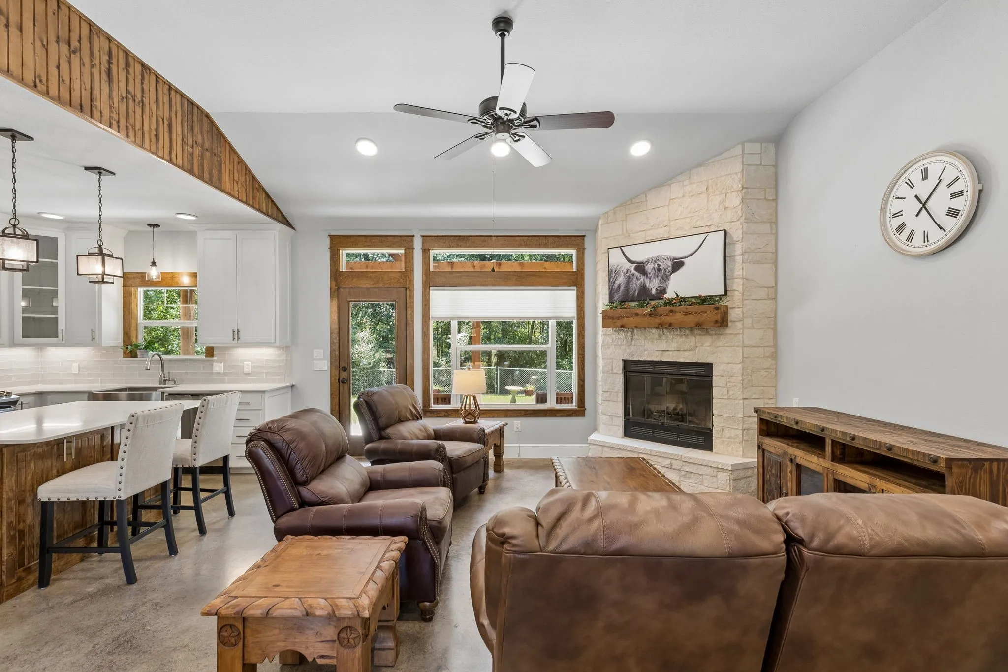 Single Family Residence For Sale in Fannin County , 6912 Circle Drive, Bonham, Texas 75418, 3 Bedroom, 2 Bathroom, 3 Garage spaces, 1,451 Sqft, built in 2018, mls#21351272, Real Estate Agent in Bonham, Homes For Sale in Fannin county, Homes For Sale in Bonham, Realtor in Bonham Texas, Real Estate Brokerage Independent Realty Texas, Luminita Cordes Realtor