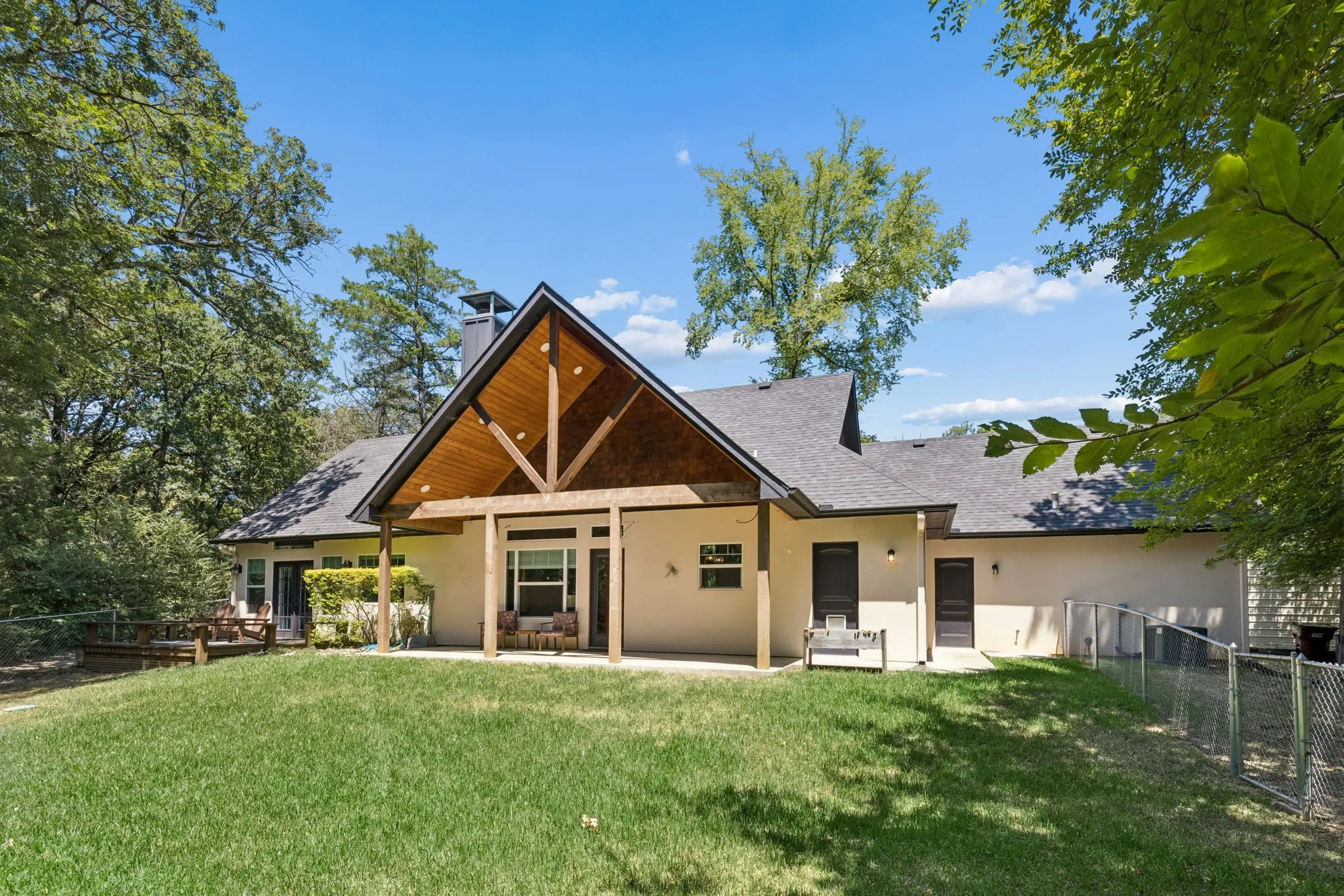 Single Family Residence For Sale in Fannin County , 6912 Circle Drive, Bonham, Texas 75418, 3 Bedroom, 2 Bathroom, 3 Garage spaces, 1,451 Sqft, built in 2018, mls#21351272, Real Estate Agent in Bonham, Homes For Sale in Fannin county, Homes For Sale in Bonham, Realtor in Bonham Texas, Real Estate Brokerage Independent Realty Texas, Luminita Cordes Realtor
