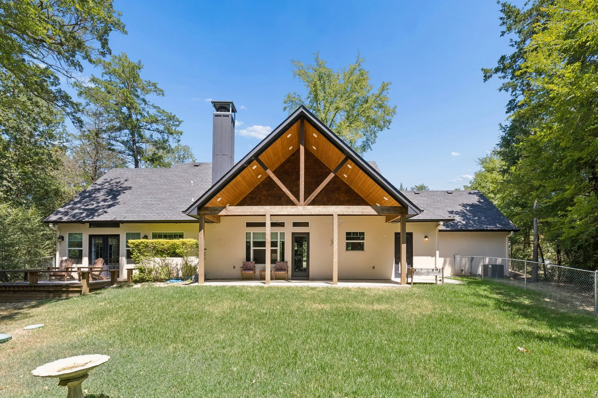 Single Family Residence For Sale in Fannin County , 6912 Circle Drive, Bonham, Texas 75418, 3 Bedroom, 2 Bathroom, 3 Garage spaces, 1,451 Sqft, built in 2018, mls#21351272, Real Estate Agent in Bonham, Homes For Sale in Fannin county, Homes For Sale in Bonham, Realtor in Bonham Texas, Real Estate Brokerage Independent Realty Texas, Luminita Cordes Realtor