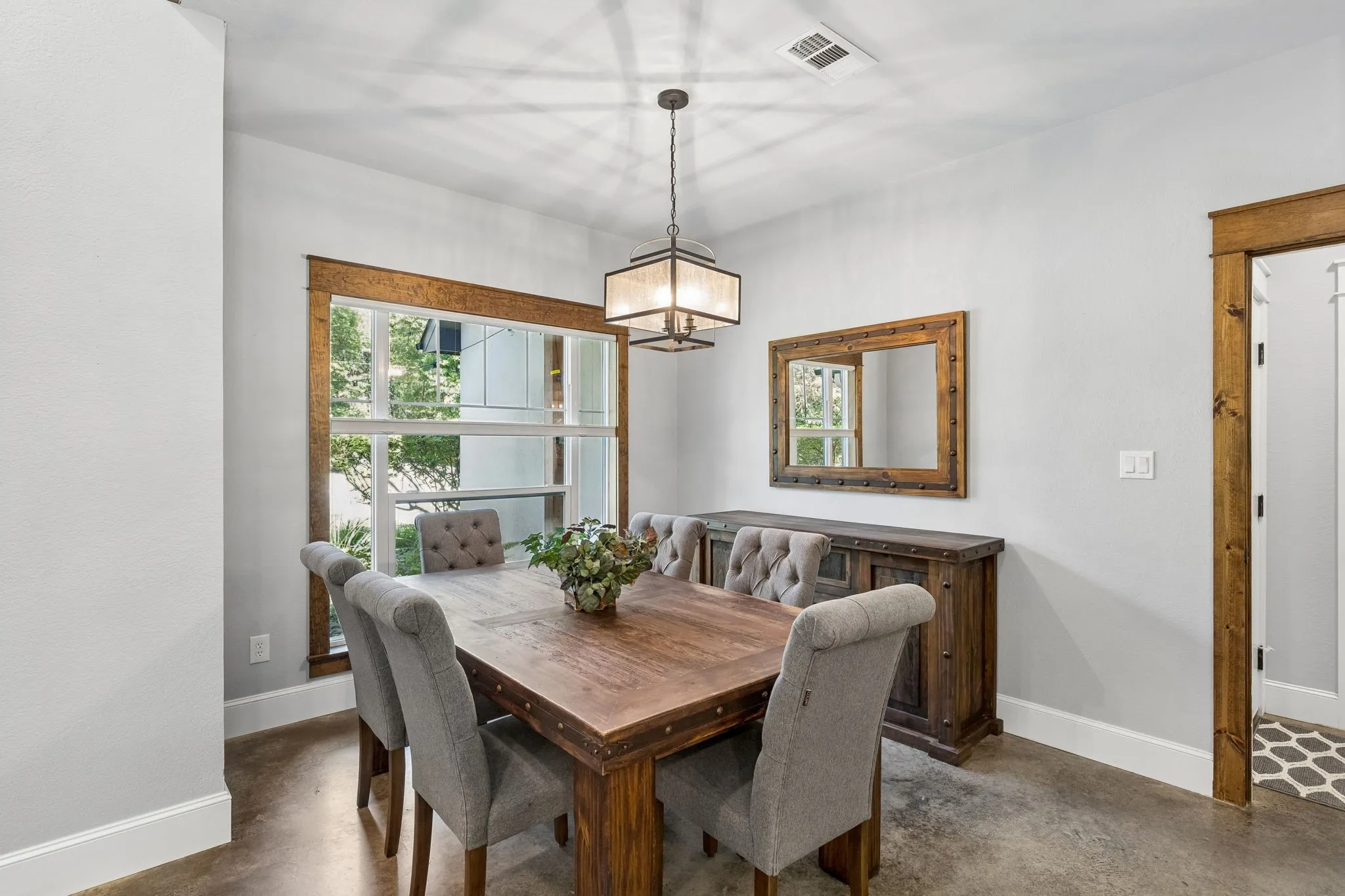 Single Family Residence For Sale in Fannin County , 6912 Circle Drive, Bonham, Texas 75418, 3 Bedroom, 2 Bathroom, 3 Garage spaces, 1,451 Sqft, built in 2018, mls#21351272, Real Estate Agent in Bonham, Homes For Sale in Fannin county, Homes For Sale in Bonham, Realtor in Bonham Texas, Real Estate Brokerage Independent Realty Texas, Luminita Cordes Realtor