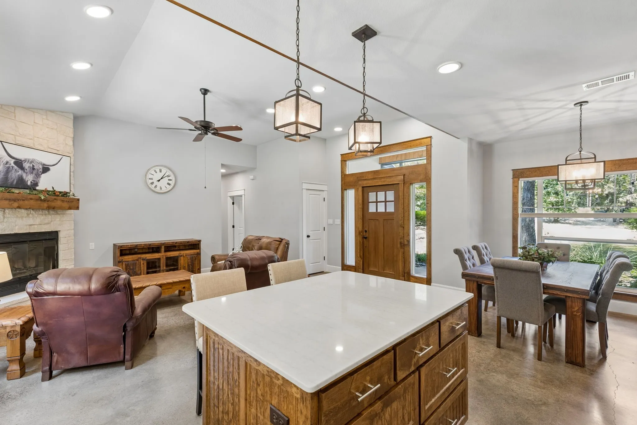 Single Family Residence For Sale in Fannin County , 6912 Circle Drive, Bonham, Texas 75418, 3 Bedroom, 2 Bathroom, 3 Garage spaces, 1,451 Sqft, built in 2018, mls#21351272, Real Estate Agent in Bonham, Homes For Sale in Fannin county, Homes For Sale in Bonham, Realtor in Bonham Texas, Real Estate Brokerage Independent Realty Texas, Luminita Cordes Realtor