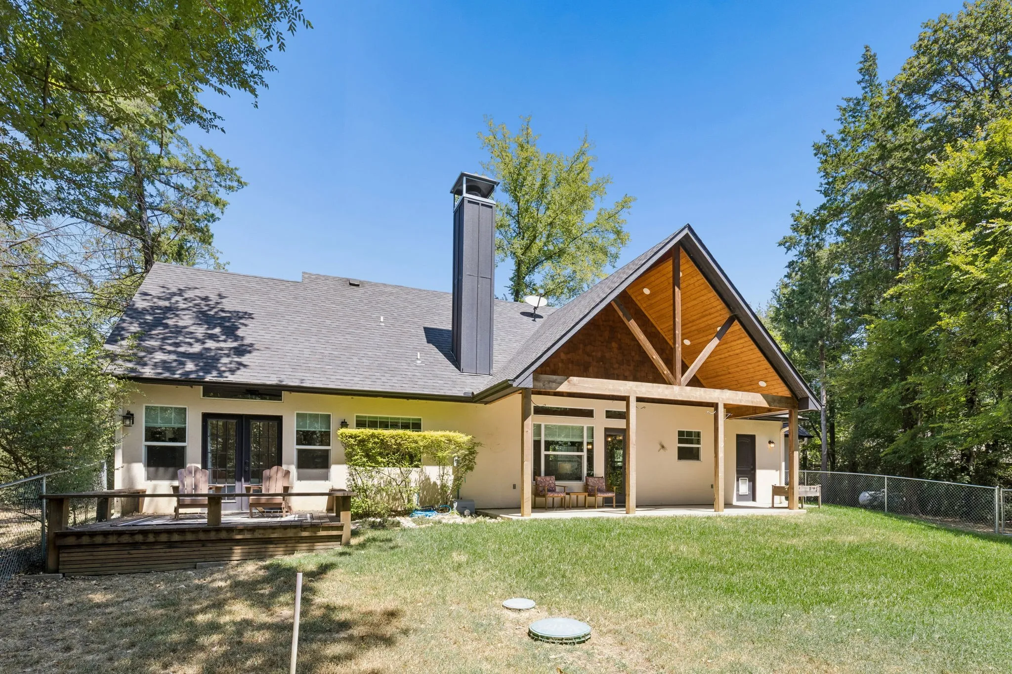 Single Family Residence For Sale in Fannin County , 6912 Circle Drive, Bonham, Texas 75418, 3 Bedroom, 2 Bathroom, 3 Garage spaces, 1,451 Sqft, built in 2018, mls#21351272, Real Estate Agent in Bonham, Homes For Sale in Fannin county, Homes For Sale in Bonham, Realtor in Bonham Texas, Real Estate Brokerage Independent Realty Texas, Luminita Cordes Realtor