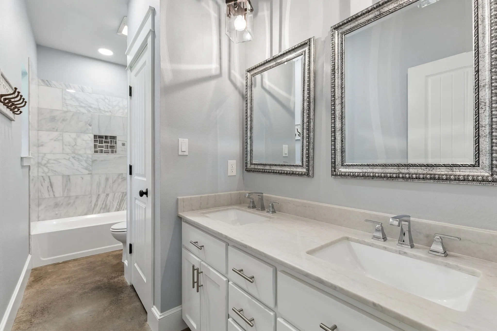 Single Family Residence For Sale in Fannin County , 6912 Circle Drive, Bonham, Texas 75418, 3 Bedroom, 2 Bathroom, 3 Garage spaces, 1,451 Sqft, built in 2018, mls#21351272, Real Estate Agent in Bonham, Homes For Sale in Fannin county, Homes For Sale in Bonham, Realtor in Bonham Texas, Real Estate Brokerage Independent Realty Texas, Luminita Cordes Realtor