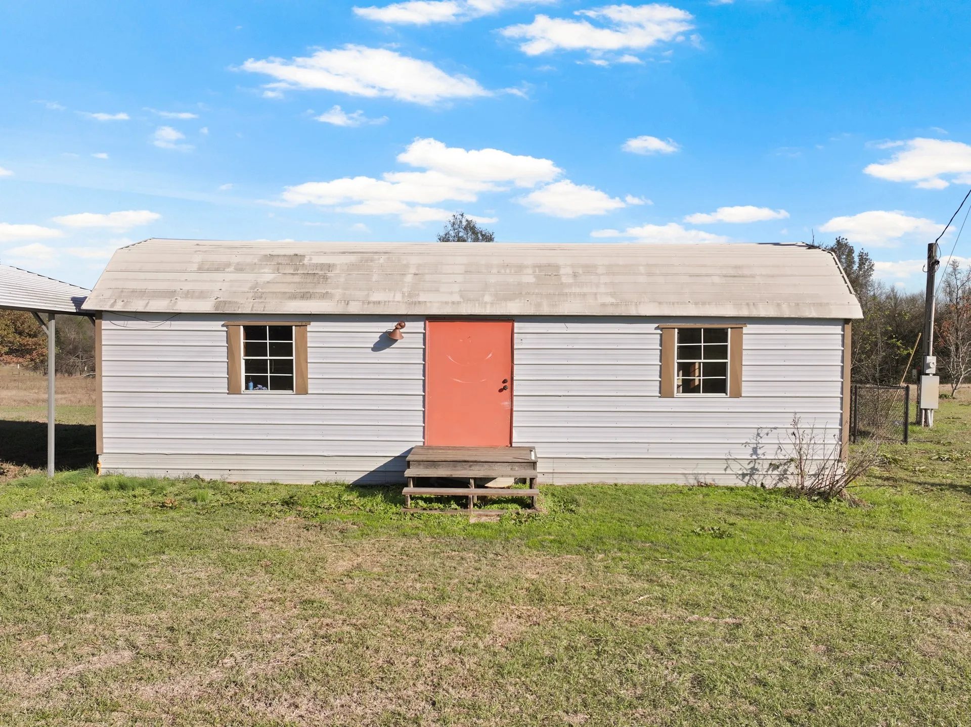 Farm For Sale in Titus County , 785 County Road 4840, Mt Pleasant, Texas 75455, 2 Bedroom, 2 Bathroom, Garage spaces, 1,240 Sqft, built in 2017, mls#21356987, Real Estate Agent in Mt Pleasant, Homes For Sale in Titus county, Homes For Sale in Mt Pleasant, Realtor in Mt Pleasant Texas, Real Estate Brokerage Independent Realty Texas, Luminita Cordes Realtor