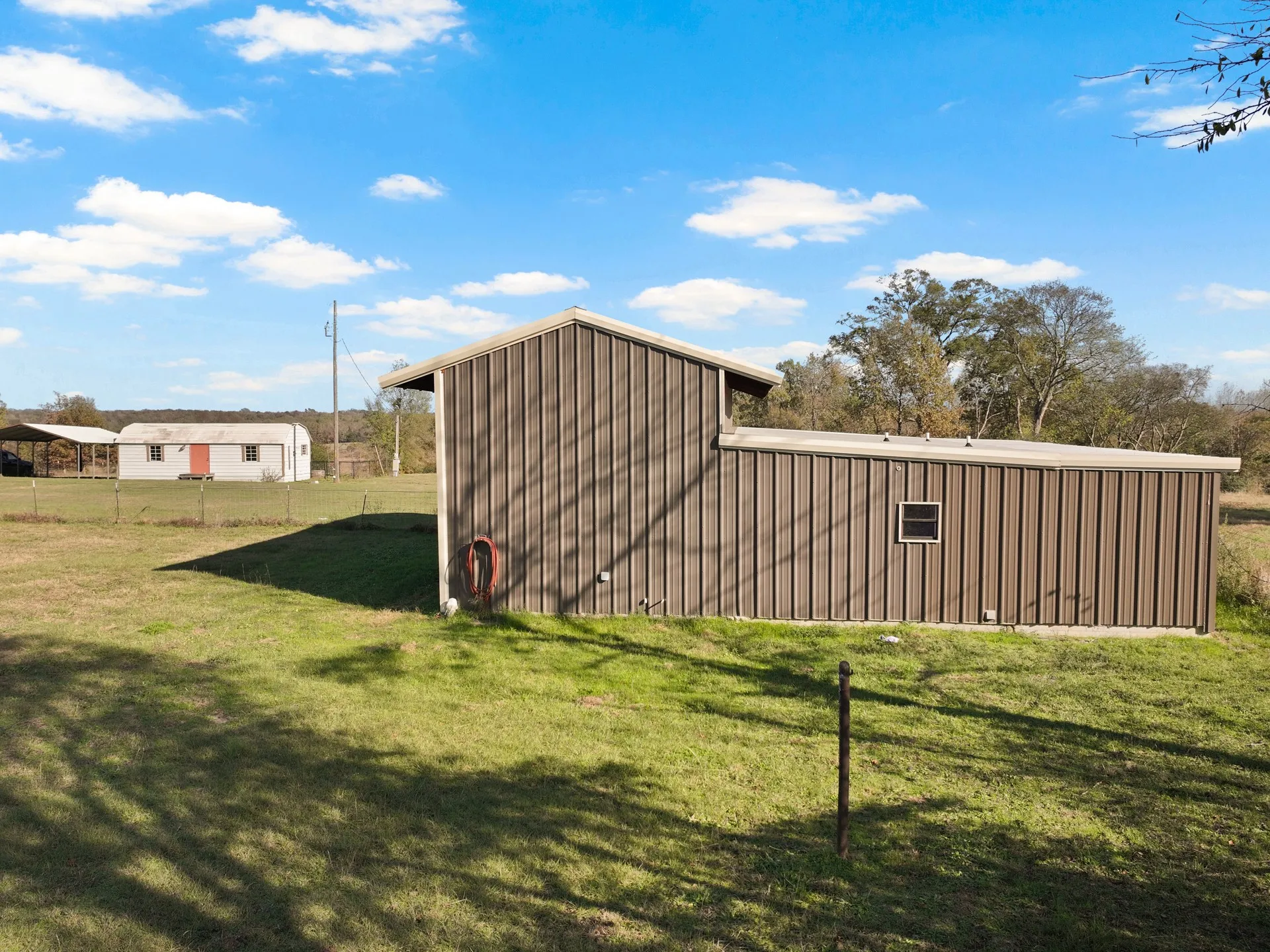 Farm For Sale in Titus County , 785 County Road 4840, Mt Pleasant, Texas 75455, 2 Bedroom, 2 Bathroom, Garage spaces, 1,240 Sqft, built in 2017, mls#21356987, Real Estate Agent in Mt Pleasant, Homes For Sale in Titus county, Homes For Sale in Mt Pleasant, Realtor in Mt Pleasant Texas, Real Estate Brokerage Independent Realty Texas, Luminita Cordes Realtor