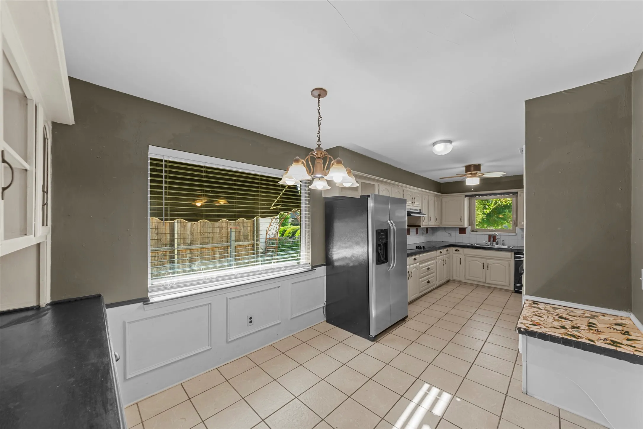Single Family Residence For Sale in Dallas County , 1116 Windsong Trail, Richardson, Texas 75081, 3 Bedroom, 3 Bathroom, 2 Garage spaces, 2,404 Sqft, built in 1979, mls#21355692, Real Estate Agent in Richardson, Homes For Sale in Dallas county, Homes For Sale in Richardson, Realtor in Richardson Texas, Real Estate Brokerage Independent Realty Texas, Luminita Cordes Realtor