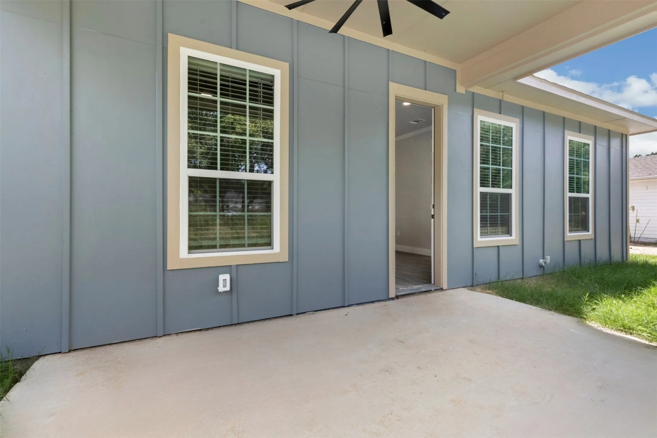Single Family Residence For Sale in Fannin County , 804 S 4th Street, Bonham, Texas 75418, 3 Bedroom, 2 Bathroom, 1 Garage spaces, 1,125 Sqft, built in 2026, mls#21357932, Real Estate Agent in Bonham, Homes For Sale in Fannin county, Homes For Sale in Bonham, Realtor in Bonham Texas, Real Estate Brokerage Independent Realty Texas, Luminita Cordes Realtor