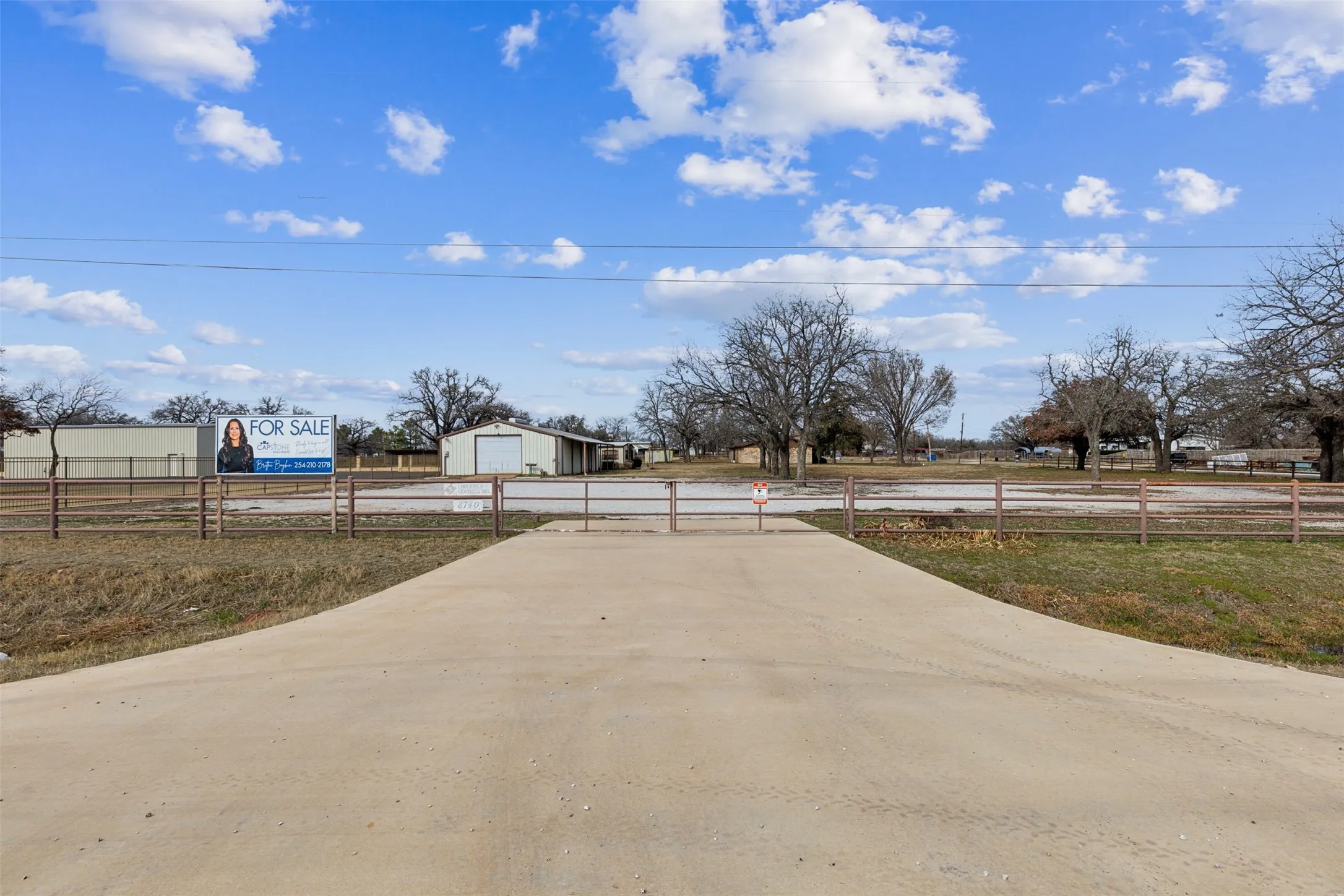Single Family Residence For Sale in Eastland County , 430 County Road 447, Eastland, Texas 76448, 2 Bedroom, 2 Bathroom, 1 Garage spaces, 1,589 Sqft, built in 1980, Price $409,000, mls#21354361, Real Estate Agent in Eastland, Homes For Sale in Eastland county, Homes For Sale in Eastland, Realtor in Eastland Texas, Real Estate Brokerage Independent Realty Texas, Luminita Cordes Realtor