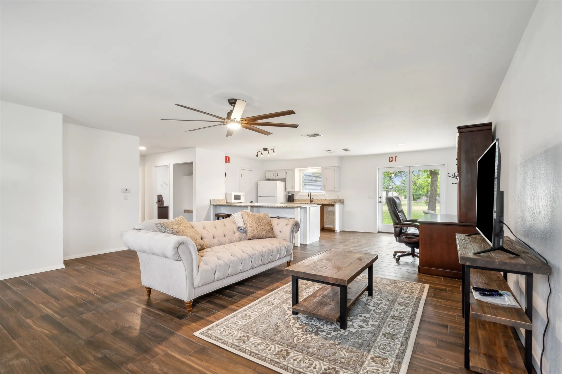 Single Family Residence For Sale in Eastland County , 430 County Road 447, Eastland, Texas 76448, 2 Bedroom, 2 Bathroom, 1 Garage spaces, 1,589 Sqft, built in 1980, Price $409,000, mls#21354361, Real Estate Agent in Eastland, Homes For Sale in Eastland county, Homes For Sale in Eastland, Realtor in Eastland Texas, Real Estate Brokerage Independent Realty Texas, Luminita Cordes Realtor