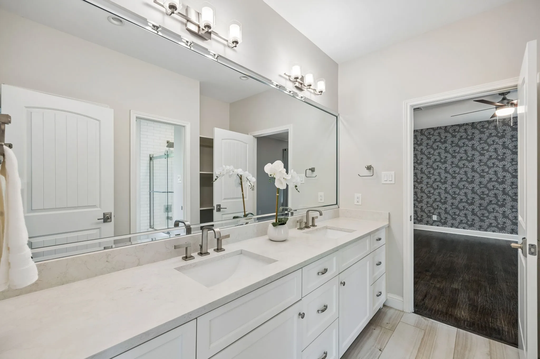 Single Family Residence For Sale in Dallas County , 9847 Ontario Lane, Dallas, Texas 75220, 4 Bedroom, 4 Bathroom, 2 Garage spaces, 3,450 Sqft, built in 1953, mls#21357466, Real Estate Agent in Dallas, Homes For Sale in Dallas county, Homes For Sale in Dallas, Realtor in Dallas Texas, Real Estate Brokerage Independent Realty Texas, Luminita Cordes Realtor