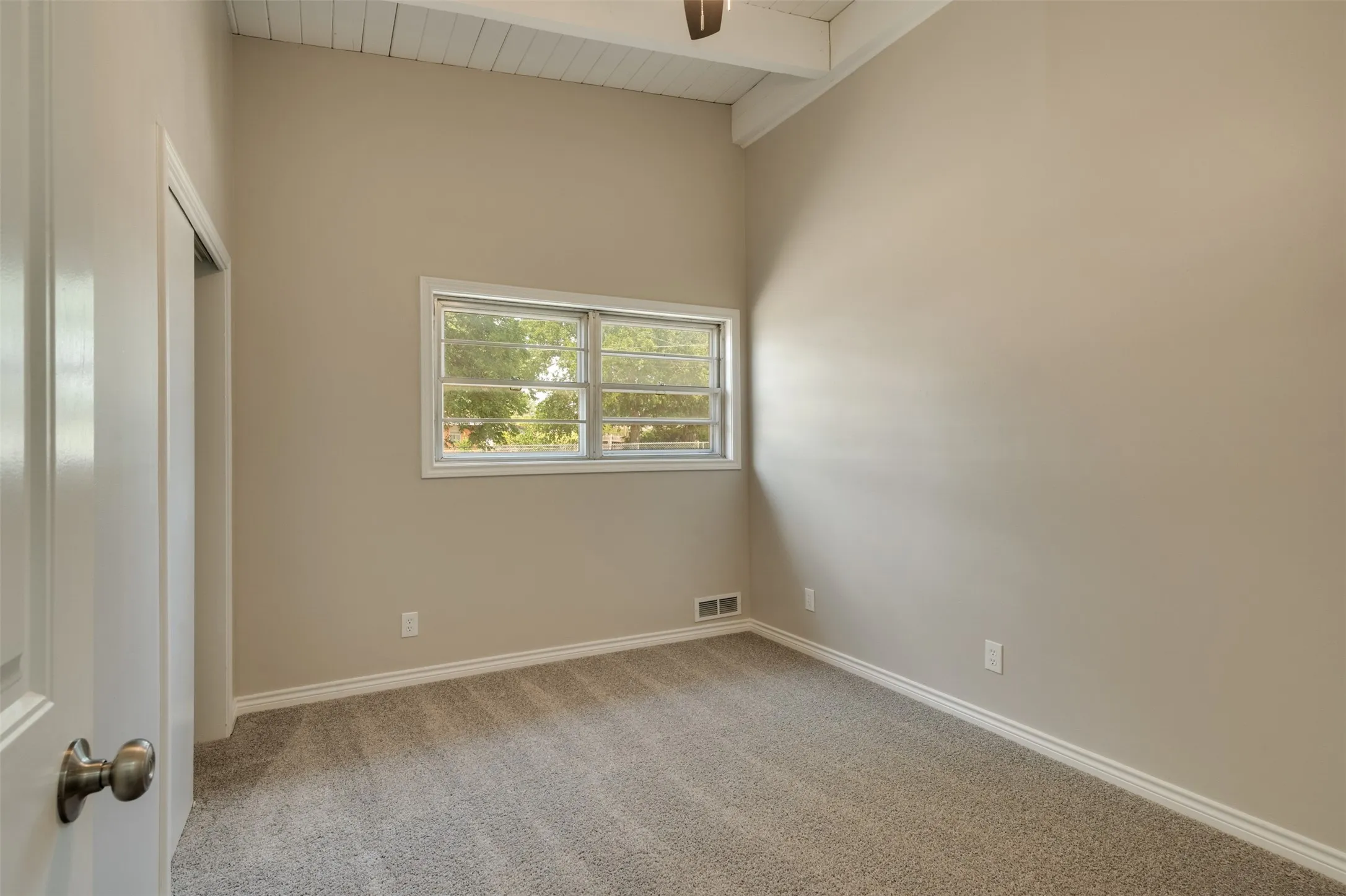 Single Family Residence For Sale in Wichita County , 502 W Texas Avenue, Iowa Park, Texas 76367, 3 Bedroom, 2 Bathroom, 2 Garage spaces, 1,955 Sqft, built in 1960, mls#21358175, Real Estate Agent in Iowa Park, Homes For Sale in Wichita county, Homes For Sale in Iowa Park, Realtor in Iowa Park Texas, Real Estate Brokerage Independent Realty Texas, Luminita Cordes Realtor