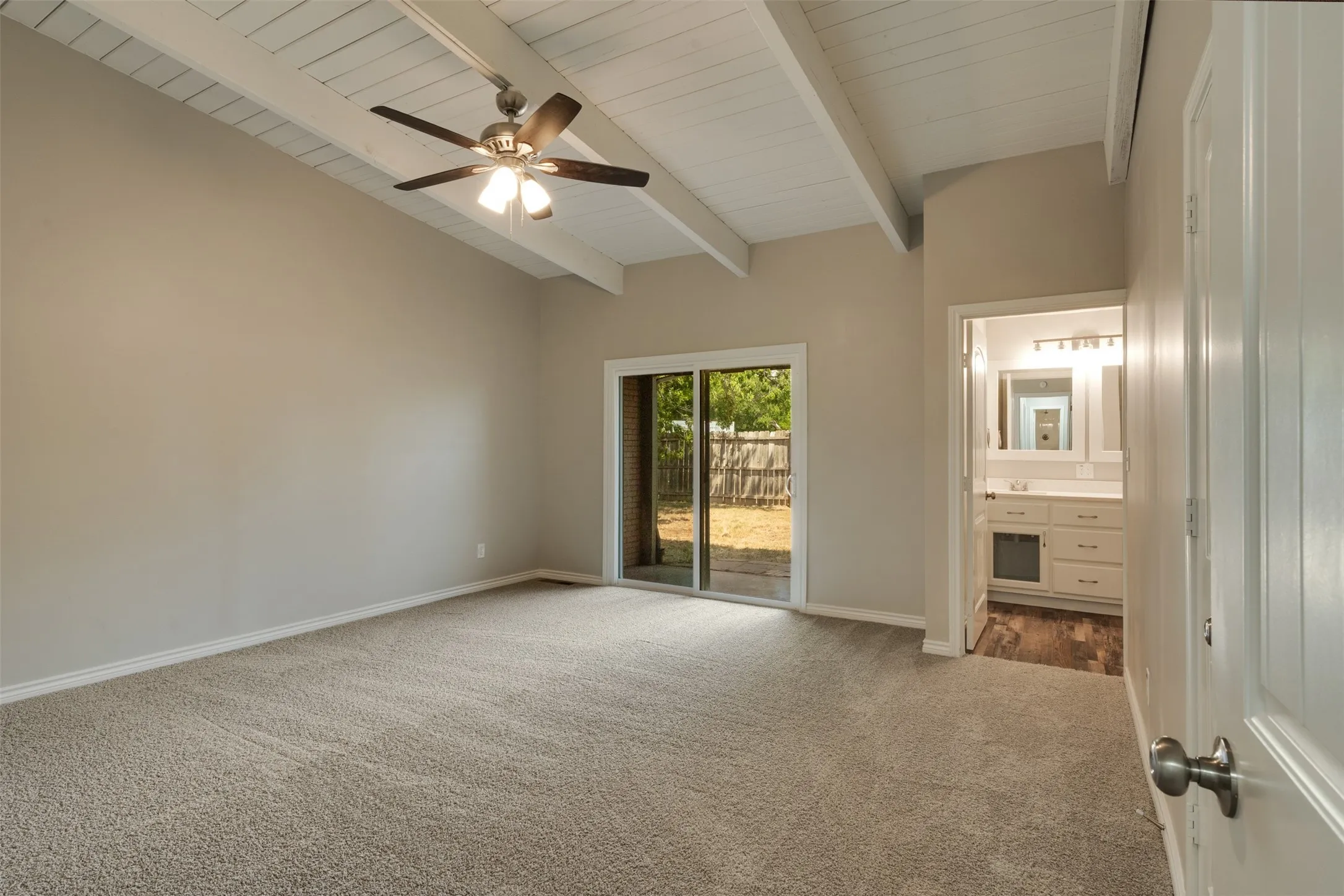 Single Family Residence For Sale in Wichita County , 502 W Texas Avenue, Iowa Park, Texas 76367, 3 Bedroom, 2 Bathroom, 2 Garage spaces, 1,955 Sqft, built in 1960, mls#21358175, Real Estate Agent in Iowa Park, Homes For Sale in Wichita county, Homes For Sale in Iowa Park, Realtor in Iowa Park Texas, Real Estate Brokerage Independent Realty Texas, Luminita Cordes Realtor