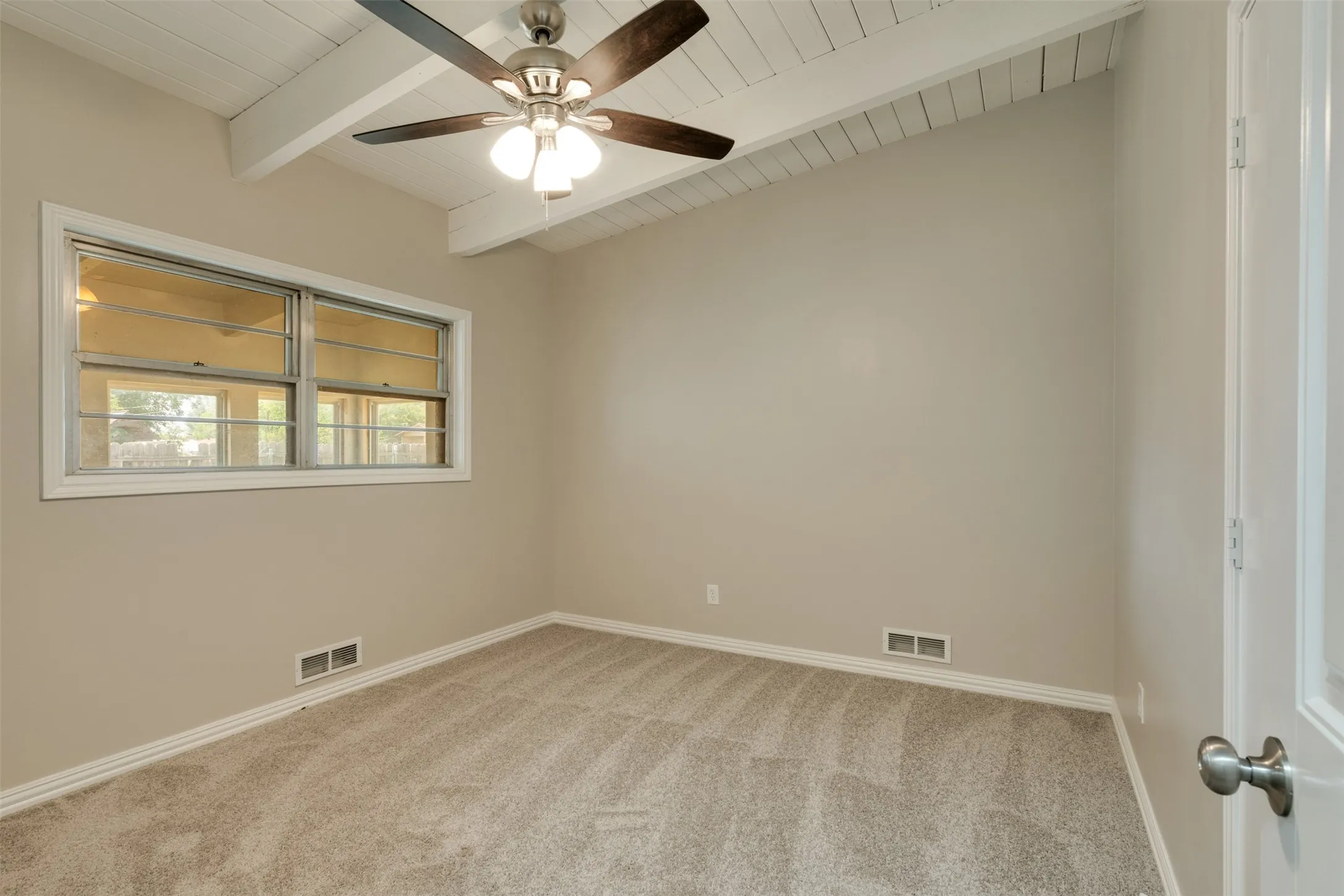Single Family Residence For Sale in Wichita County , 502 W Texas Avenue, Iowa Park, Texas 76367, 3 Bedroom, 2 Bathroom, 2 Garage spaces, 1,955 Sqft, built in 1960, mls#21358175, Real Estate Agent in Iowa Park, Homes For Sale in Wichita county, Homes For Sale in Iowa Park, Realtor in Iowa Park Texas, Real Estate Brokerage Independent Realty Texas, Luminita Cordes Realtor