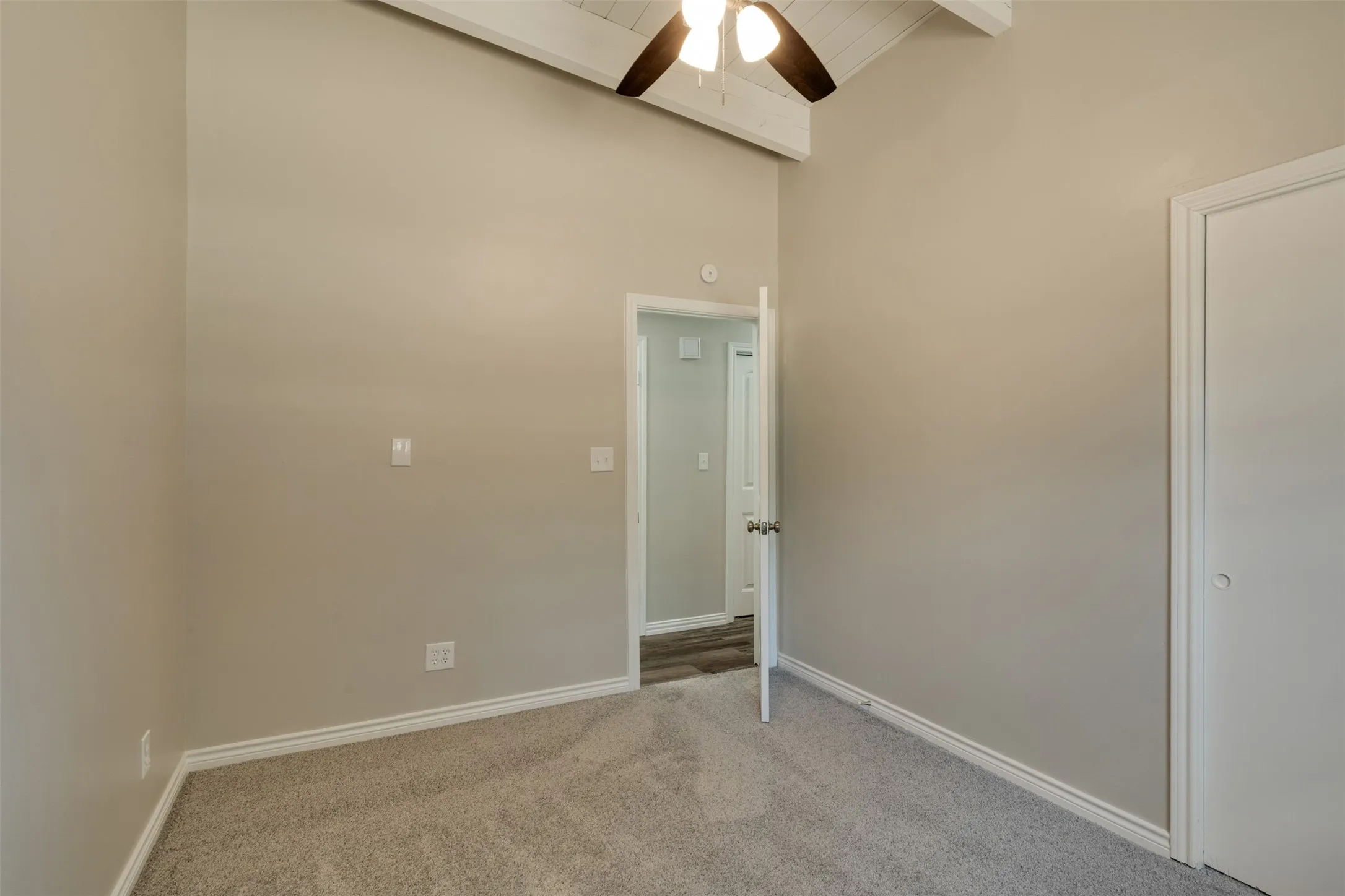 Single Family Residence For Sale in Wichita County , 502 W Texas Avenue, Iowa Park, Texas 76367, 3 Bedroom, 2 Bathroom, 2 Garage spaces, 1,955 Sqft, built in 1960, mls#21358175, Real Estate Agent in Iowa Park, Homes For Sale in Wichita county, Homes For Sale in Iowa Park, Realtor in Iowa Park Texas, Real Estate Brokerage Independent Realty Texas, Luminita Cordes Realtor