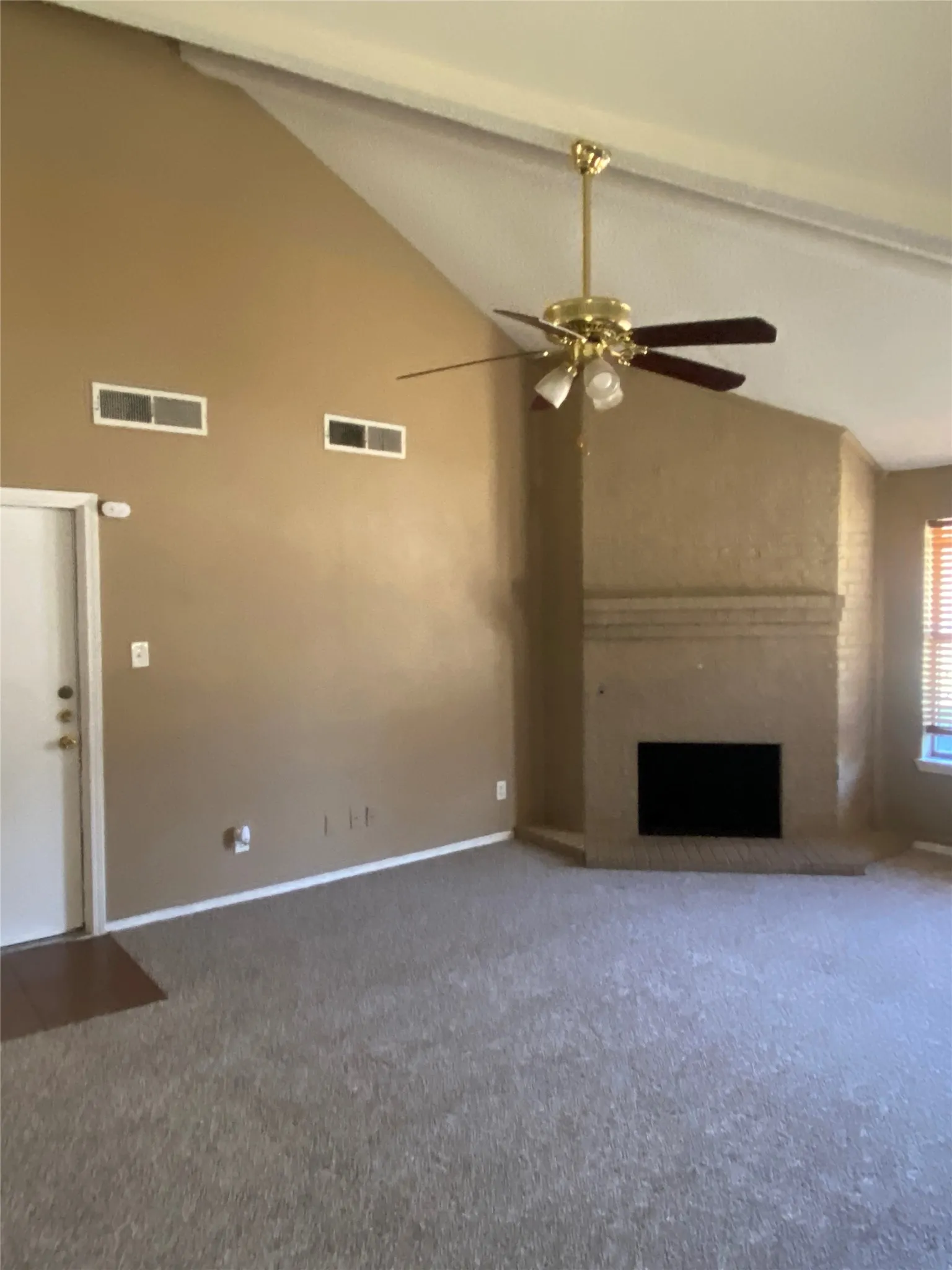 Single Family Residence For Rent in Tarrant County , 4370 Ashley Lane, Grand Prairie, Texas 75052, 3 Bedroom, 2 Bathroom, 2 Garage spaces, 1,696 Sqft, built in 1985, mls#21358176, Real Estate Agent in Grand Prairie, Homes For Rent in Tarrant county, Homes For Rent in Grand Prairie, Realtor in Grand Prairie Texas, Real Estate Brokerage Independent Realty Texas, Luminita Cordes Realtor