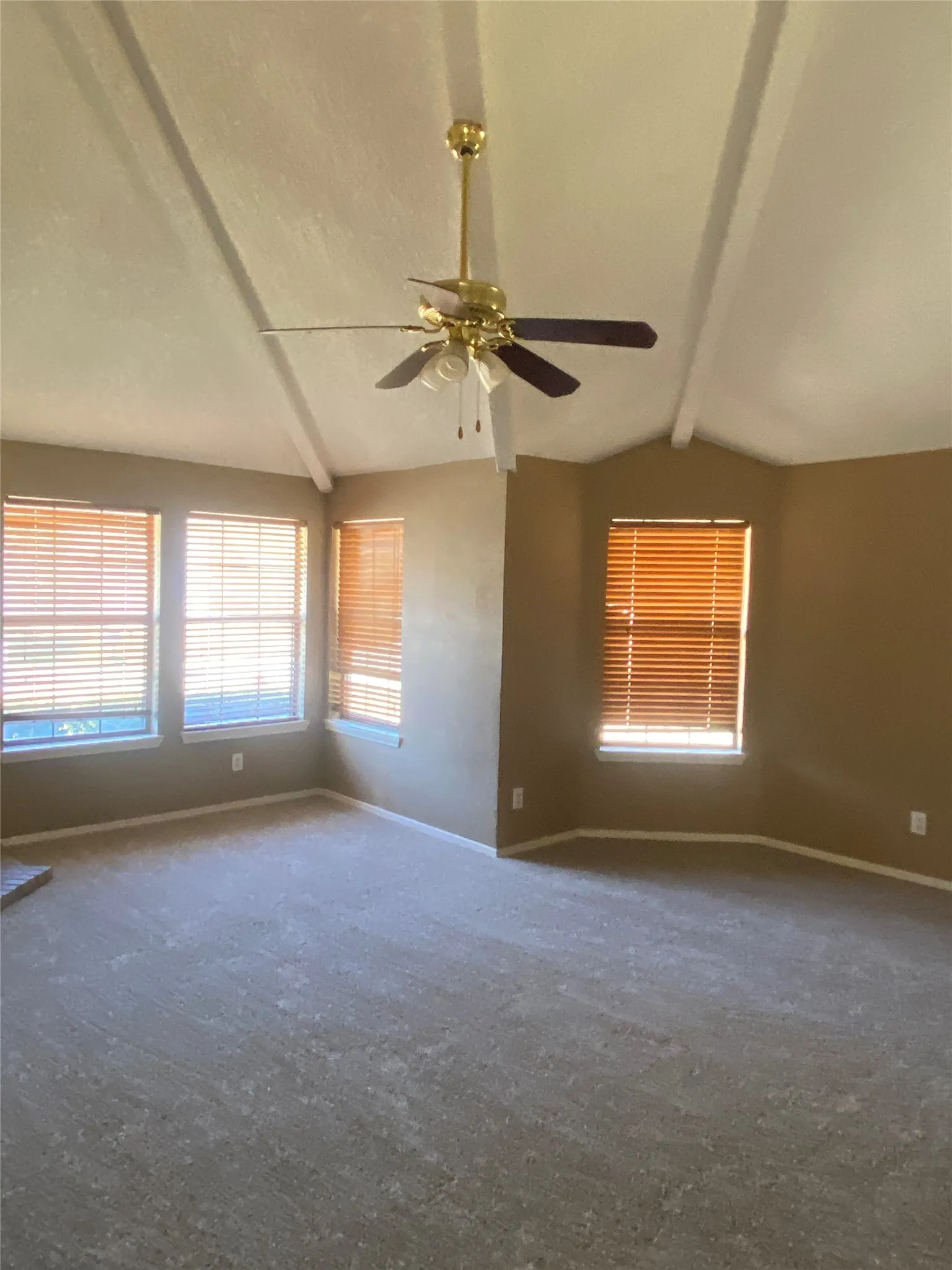 Single Family Residence For Rent in Tarrant County , 4370 Ashley Lane, Grand Prairie, Texas 75052, 3 Bedroom, 2 Bathroom, 2 Garage spaces, 1,696 Sqft, built in 1985, mls#21358176, Real Estate Agent in Grand Prairie, Homes For Rent in Tarrant county, Homes For Rent in Grand Prairie, Realtor in Grand Prairie Texas, Real Estate Brokerage Independent Realty Texas, Luminita Cordes Realtor