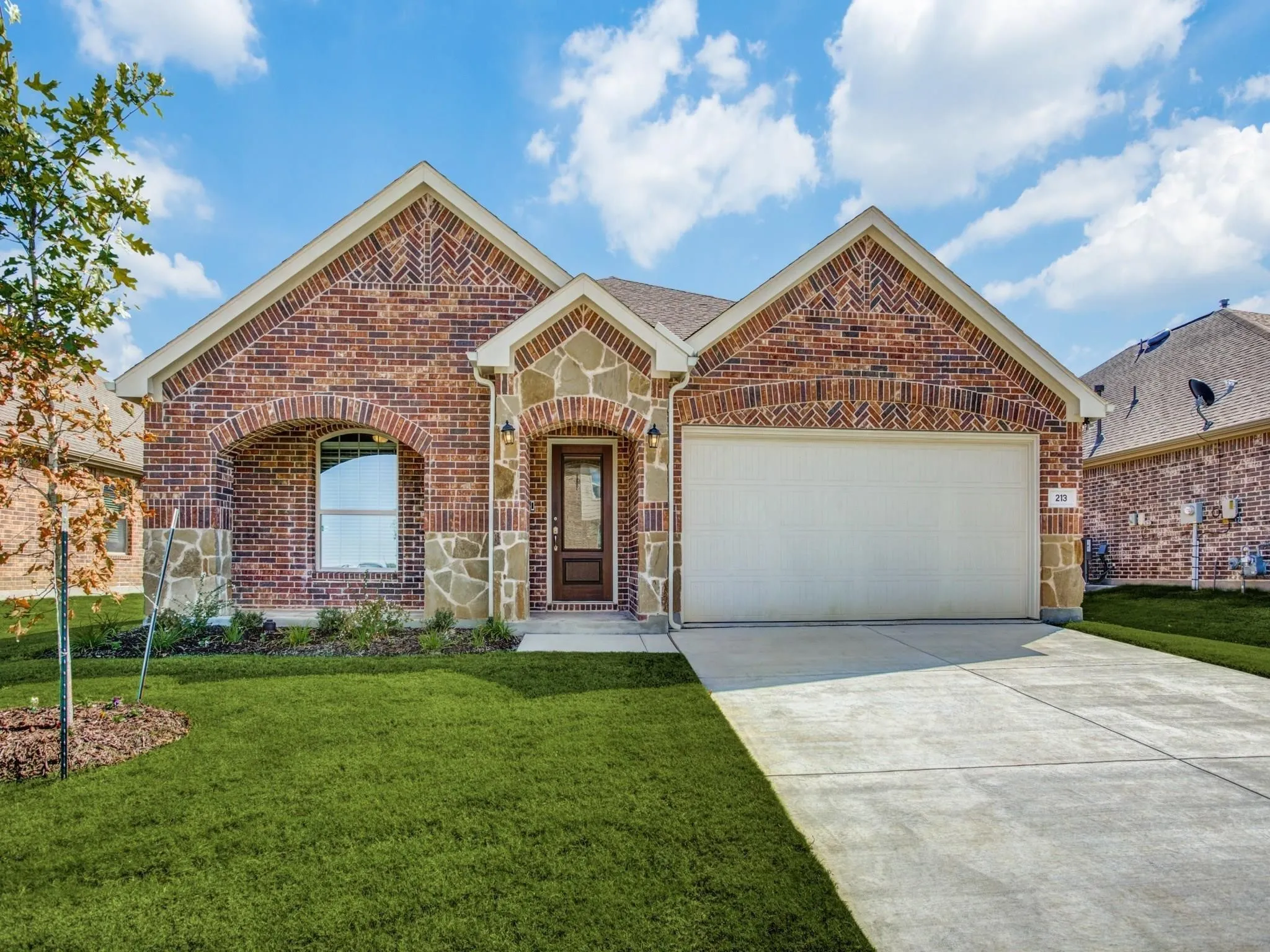 Single Family Residence For Rent in Collin County , 213 Cedar Canyon Drive, Anna, Texas 75409, 4 Bedroom, 3 Bathroom, 2 Garage spaces, 2,234 Sqft, built in 2019, Price $2,195, mls#21358178, Real Estate Agent in Anna, Homes For Rent in Collin county, Homes For Rent in Anna, Realtor in Anna Texas, Real Estate Brokerage Independent Realty Texas, Luminita Cordes Realtor