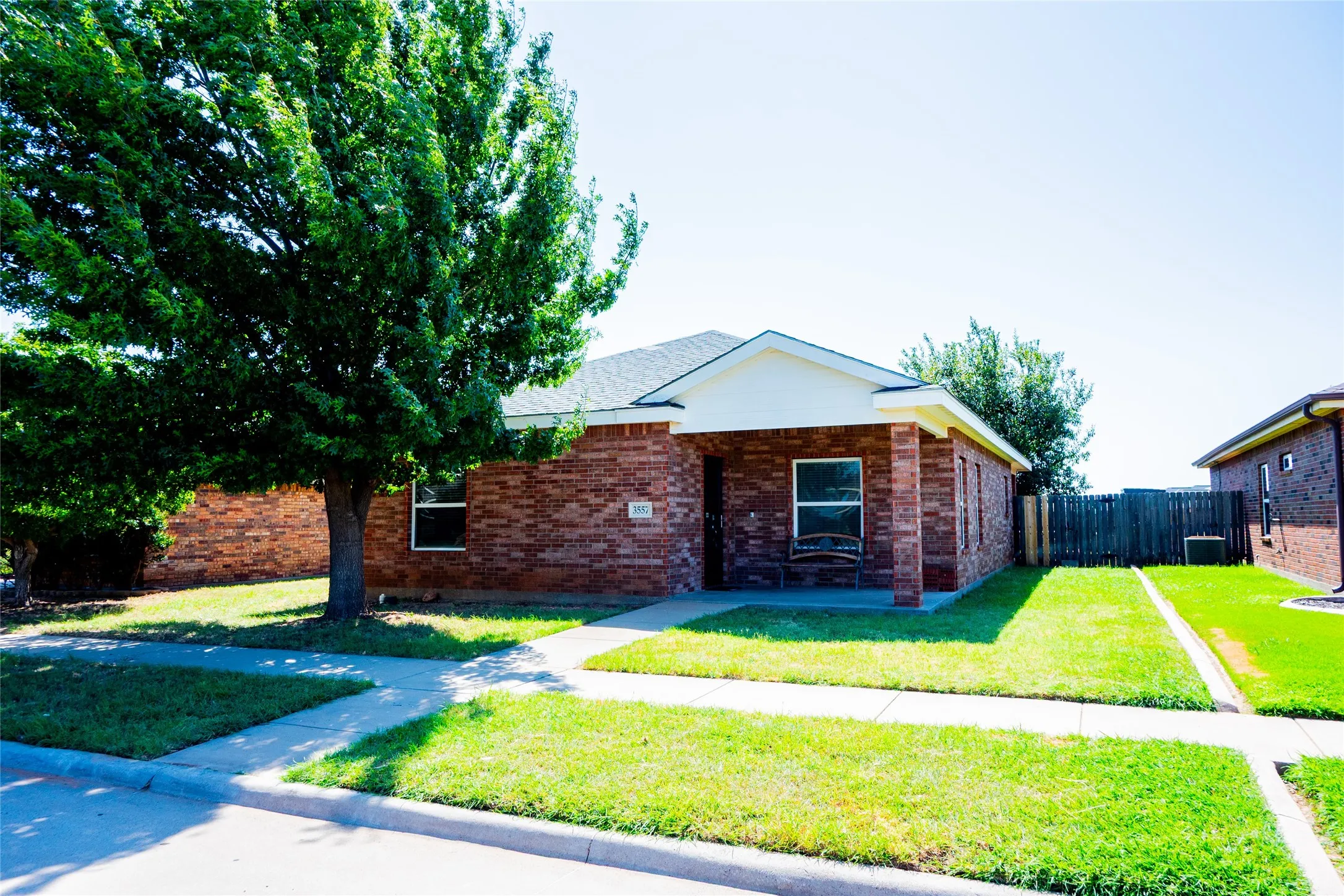 Single Family Residence For Sale in Taylor County , 3557 Firedog Road, Abilene, Texas 79606, 2 Bedroom, 2 Bathroom, 2 Garage spaces, 1,095 Sqft, built in 2010, mls#21358133, Real Estate Agent in Abilene, Homes For Sale in Taylor county, Homes For Sale in Abilene, Realtor in Abilene Texas, Real Estate Brokerage Independent Realty Texas, Luminita Cordes Realtor