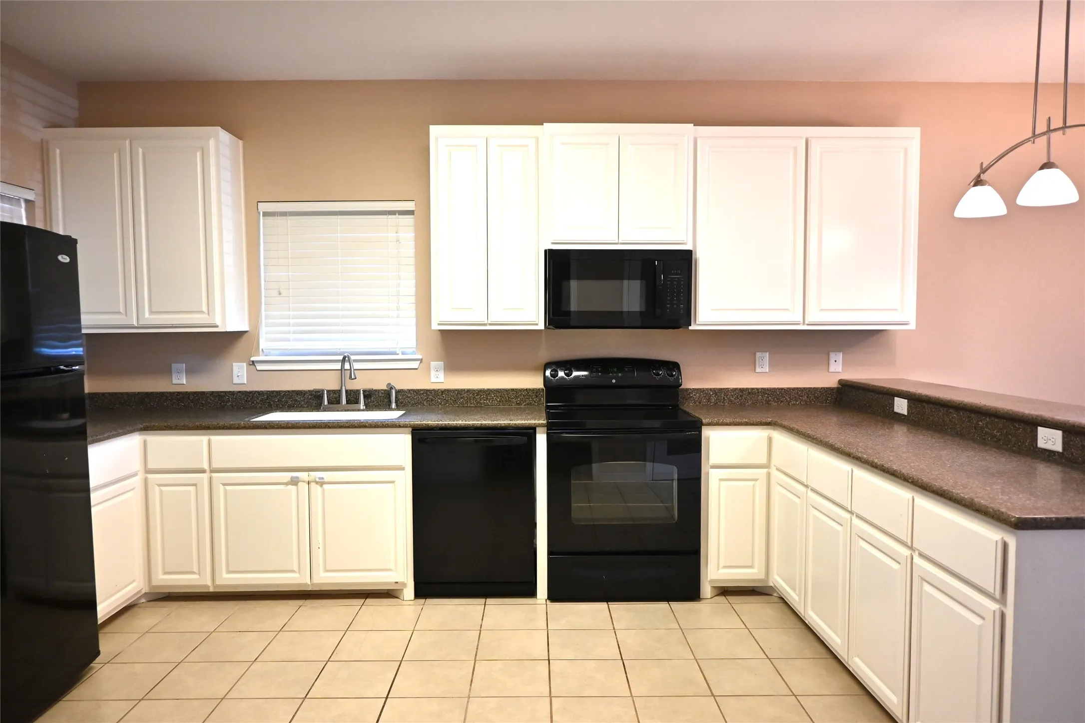 Single Family Residence For Sale in Taylor County , 3557 Firedog Road, Abilene, Texas 79606, 2 Bedroom, 2 Bathroom, 2 Garage spaces, 1,095 Sqft, built in 2010, mls#21358133, Real Estate Agent in Abilene, Homes For Sale in Taylor county, Homes For Sale in Abilene, Realtor in Abilene Texas, Real Estate Brokerage Independent Realty Texas, Luminita Cordes Realtor