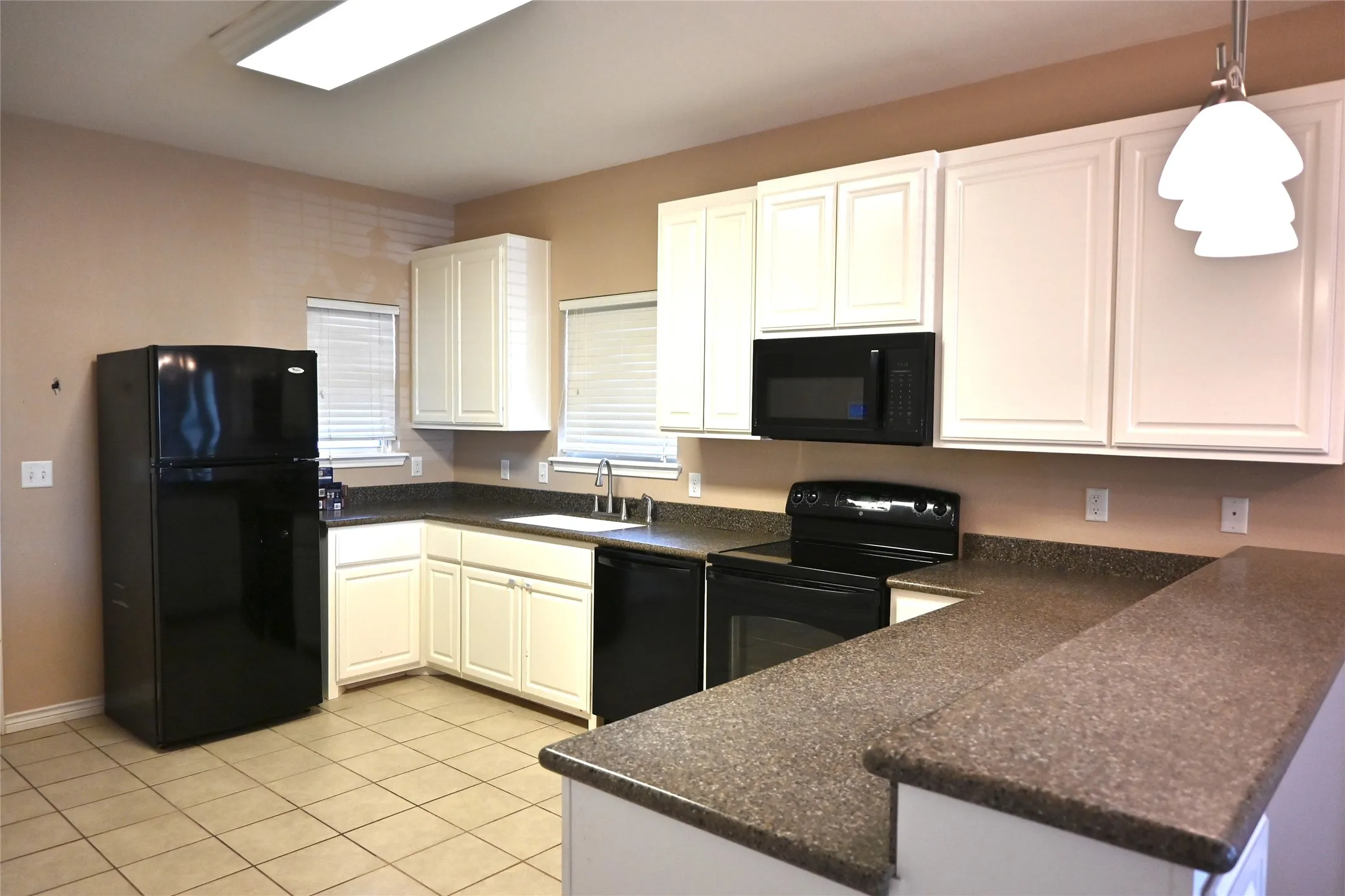 Single Family Residence For Sale in Taylor County , 3557 Firedog Road, Abilene, Texas 79606, 2 Bedroom, 2 Bathroom, 2 Garage spaces, 1,095 Sqft, built in 2010, mls#21358133, Real Estate Agent in Abilene, Homes For Sale in Taylor county, Homes For Sale in Abilene, Realtor in Abilene Texas, Real Estate Brokerage Independent Realty Texas, Luminita Cordes Realtor