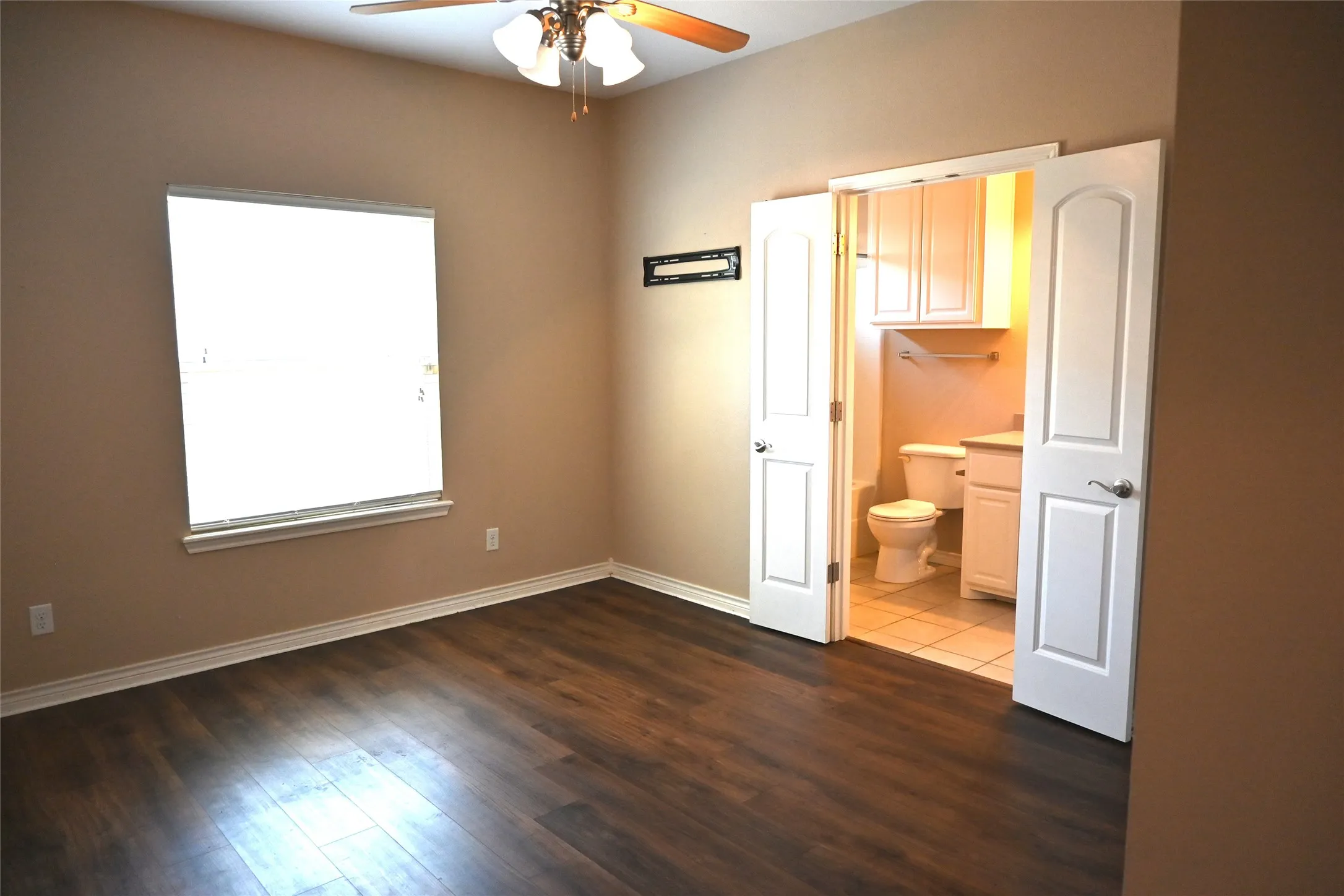 Single Family Residence For Sale in Taylor County , 3557 Firedog Road, Abilene, Texas 79606, 2 Bedroom, 2 Bathroom, 2 Garage spaces, 1,095 Sqft, built in 2010, mls#21358133, Real Estate Agent in Abilene, Homes For Sale in Taylor county, Homes For Sale in Abilene, Realtor in Abilene Texas, Real Estate Brokerage Independent Realty Texas, Luminita Cordes Realtor