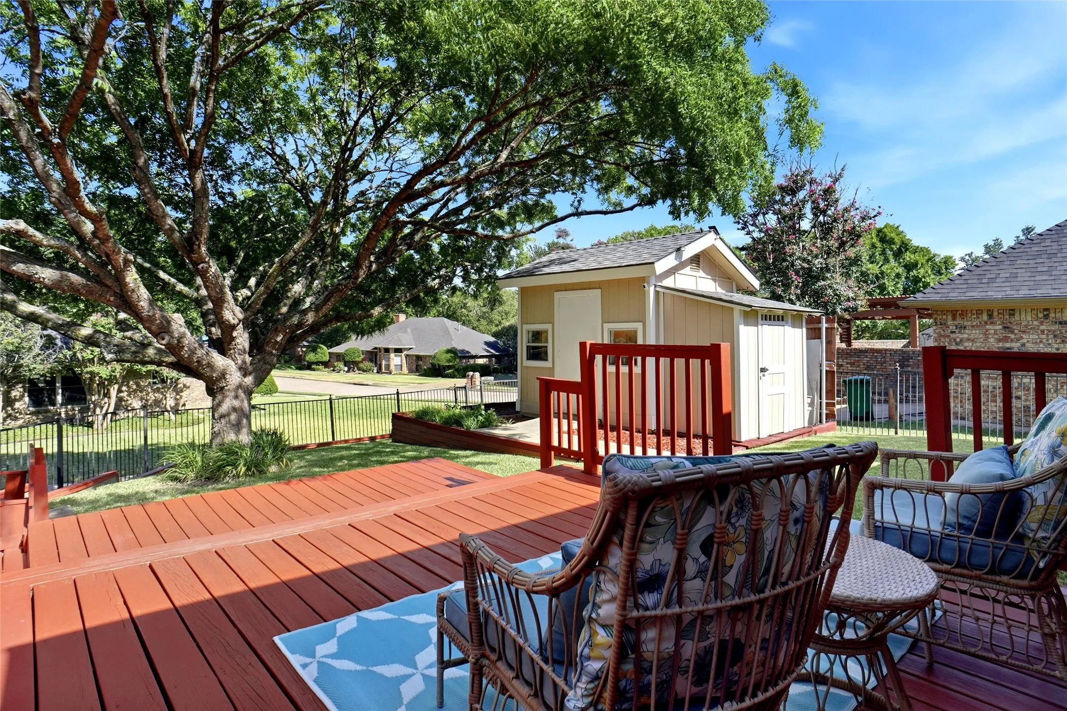 Single Family Residence For Sale in Dallas County , 220 Toler Drive, Mesquite, Texas 75149, 3 Bedroom, 2 Bathroom, 2 Garage spaces, 2,274 Sqft, built in 1985, mls#21356576, Real Estate Agent in Mesquite, Homes For Sale in Dallas county, Homes For Sale in Mesquite, Realtor in Mesquite Texas, Real Estate Brokerage Independent Realty Texas, Luminita Cordes Realtor