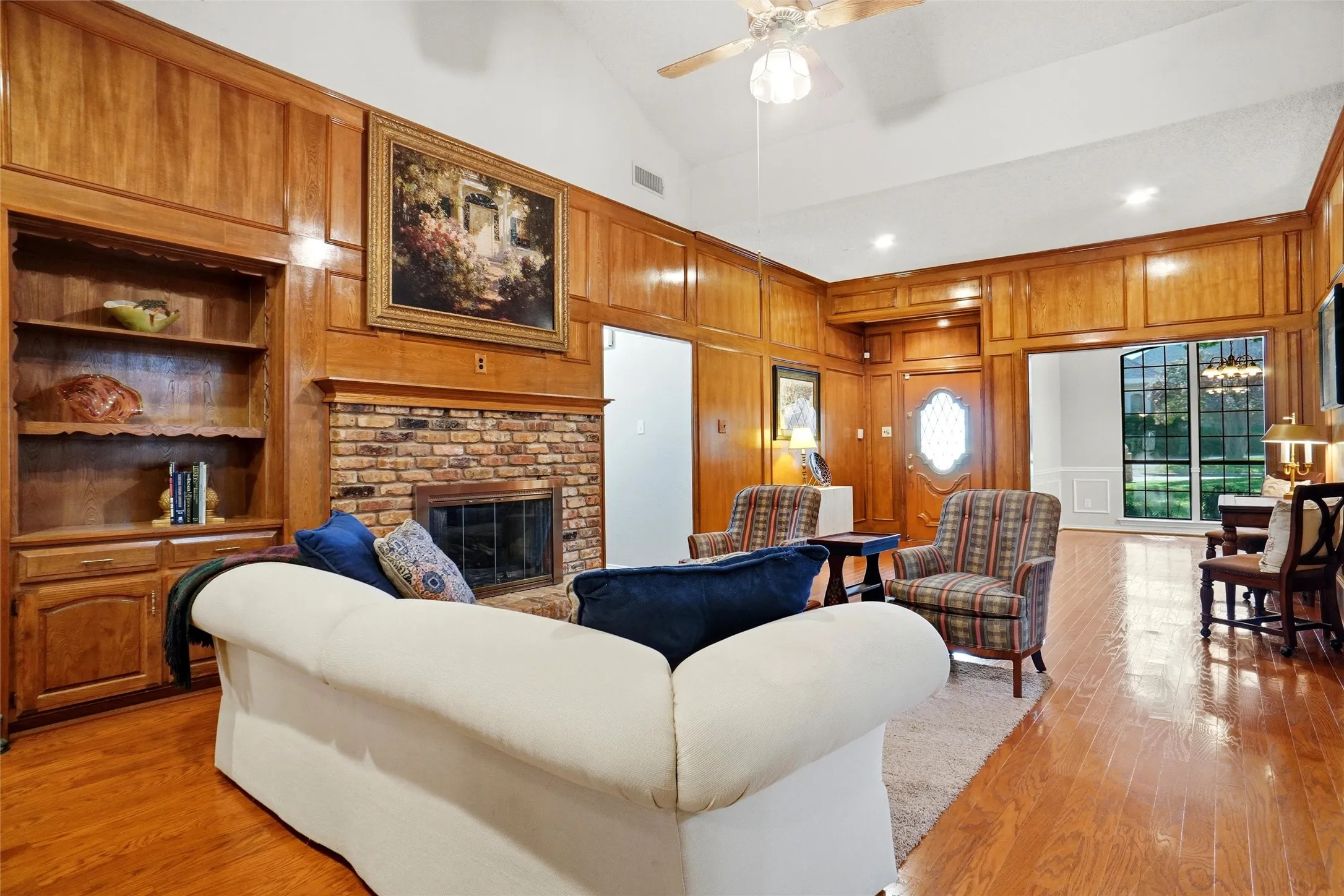 Single Family Residence For Sale in Dallas County , 220 Toler Drive, Mesquite, Texas 75149, 3 Bedroom, 2 Bathroom, 2 Garage spaces, 2,274 Sqft, built in 1985, mls#21356576, Real Estate Agent in Mesquite, Homes For Sale in Dallas county, Homes For Sale in Mesquite, Realtor in Mesquite Texas, Real Estate Brokerage Independent Realty Texas, Luminita Cordes Realtor