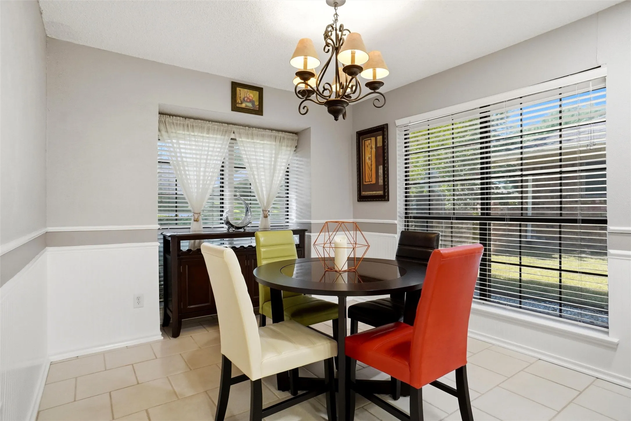 Single Family Residence For Sale in Dallas County , 220 Toler Drive, Mesquite, Texas 75149, 3 Bedroom, 2 Bathroom, 2 Garage spaces, 2,274 Sqft, built in 1985, mls#21356576, Real Estate Agent in Mesquite, Homes For Sale in Dallas county, Homes For Sale in Mesquite, Realtor in Mesquite Texas, Real Estate Brokerage Independent Realty Texas, Luminita Cordes Realtor