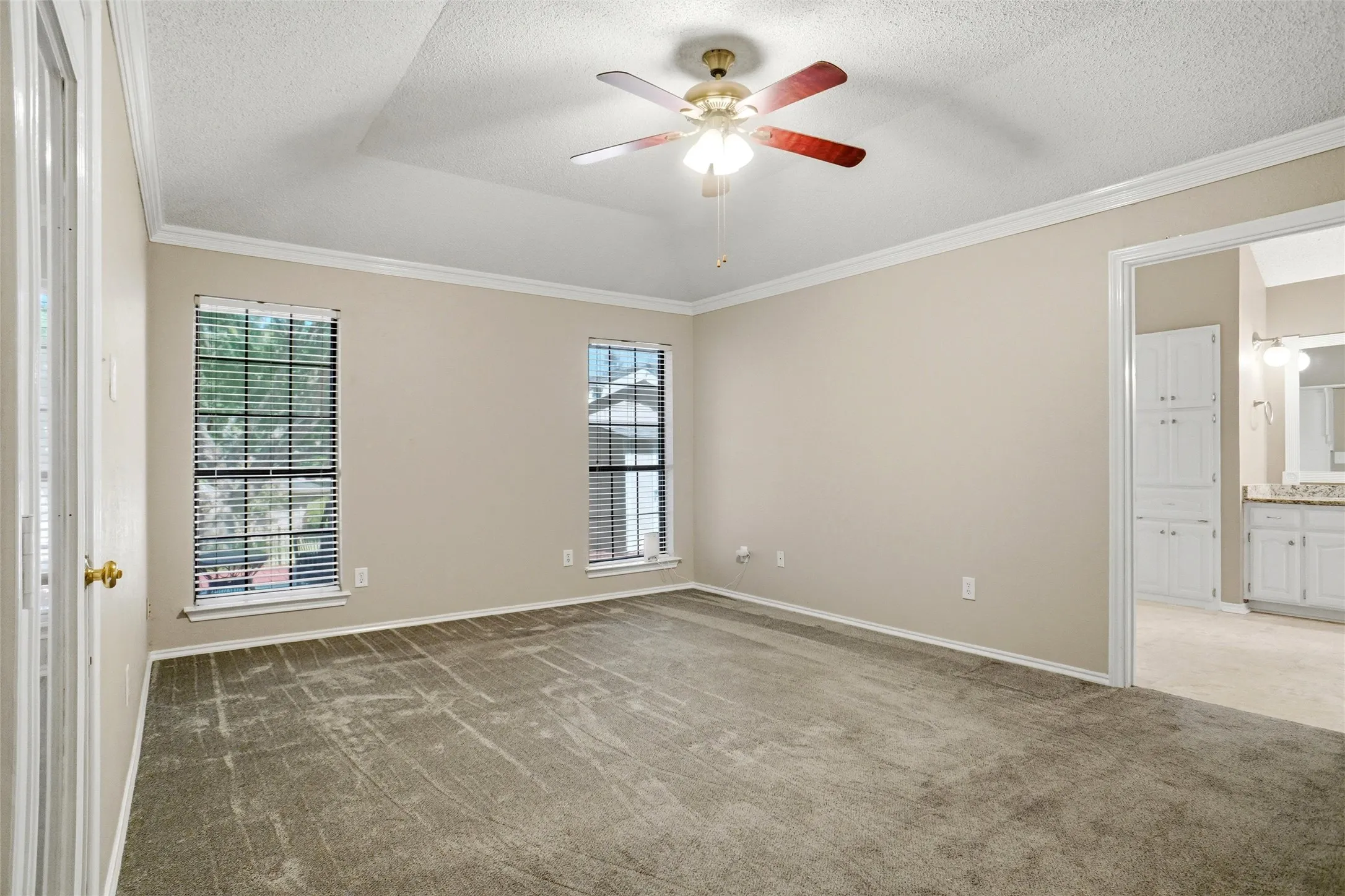 Single Family Residence For Sale in Dallas County , 220 Toler Drive, Mesquite, Texas 75149, 3 Bedroom, 2 Bathroom, 2 Garage spaces, 2,274 Sqft, built in 1985, mls#21356576, Real Estate Agent in Mesquite, Homes For Sale in Dallas county, Homes For Sale in Mesquite, Realtor in Mesquite Texas, Real Estate Brokerage Independent Realty Texas, Luminita Cordes Realtor