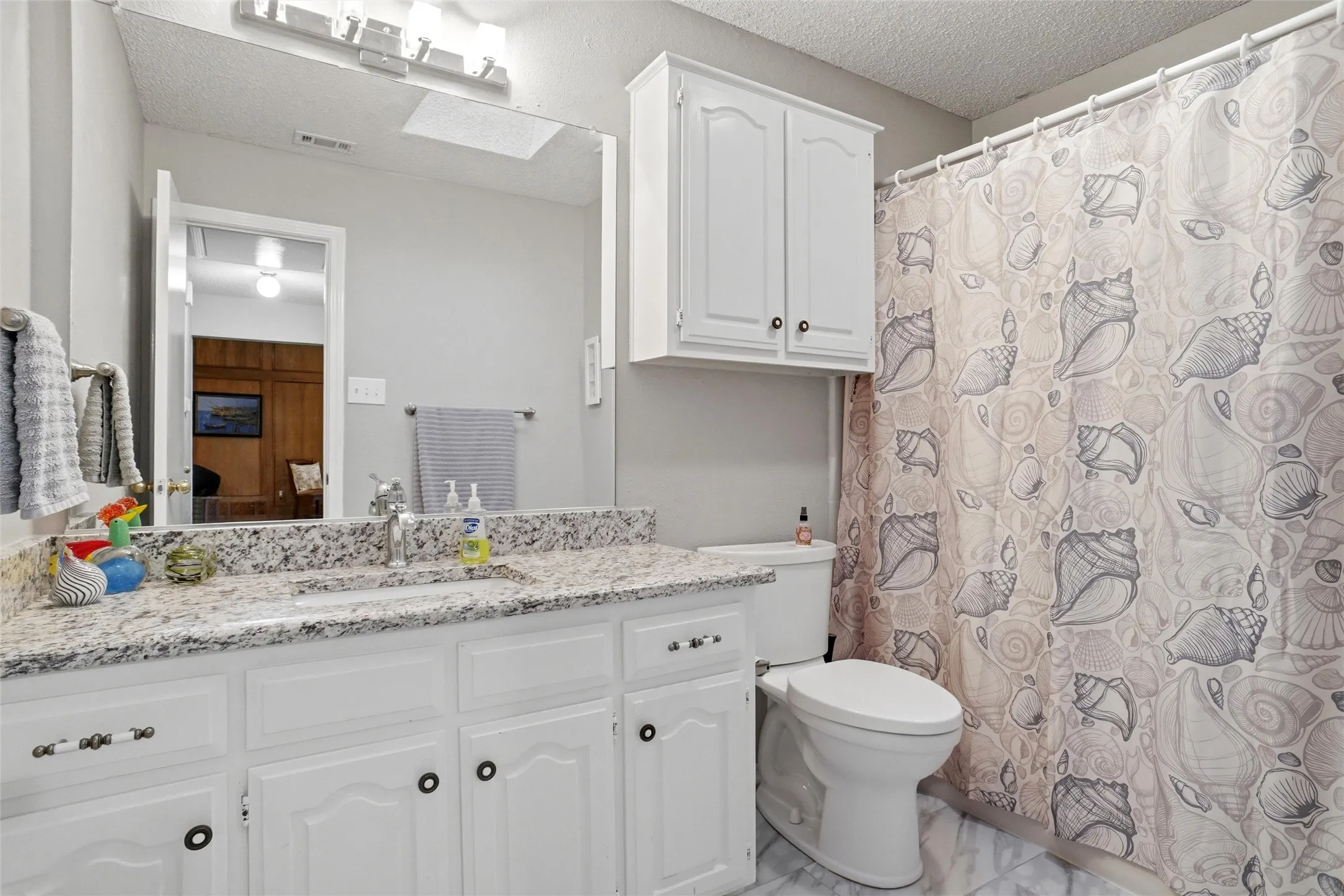 Single Family Residence For Sale in Dallas County , 220 Toler Drive, Mesquite, Texas 75149, 3 Bedroom, 2 Bathroom, 2 Garage spaces, 2,274 Sqft, built in 1985, mls#21356576, Real Estate Agent in Mesquite, Homes For Sale in Dallas county, Homes For Sale in Mesquite, Realtor in Mesquite Texas, Real Estate Brokerage Independent Realty Texas, Luminita Cordes Realtor