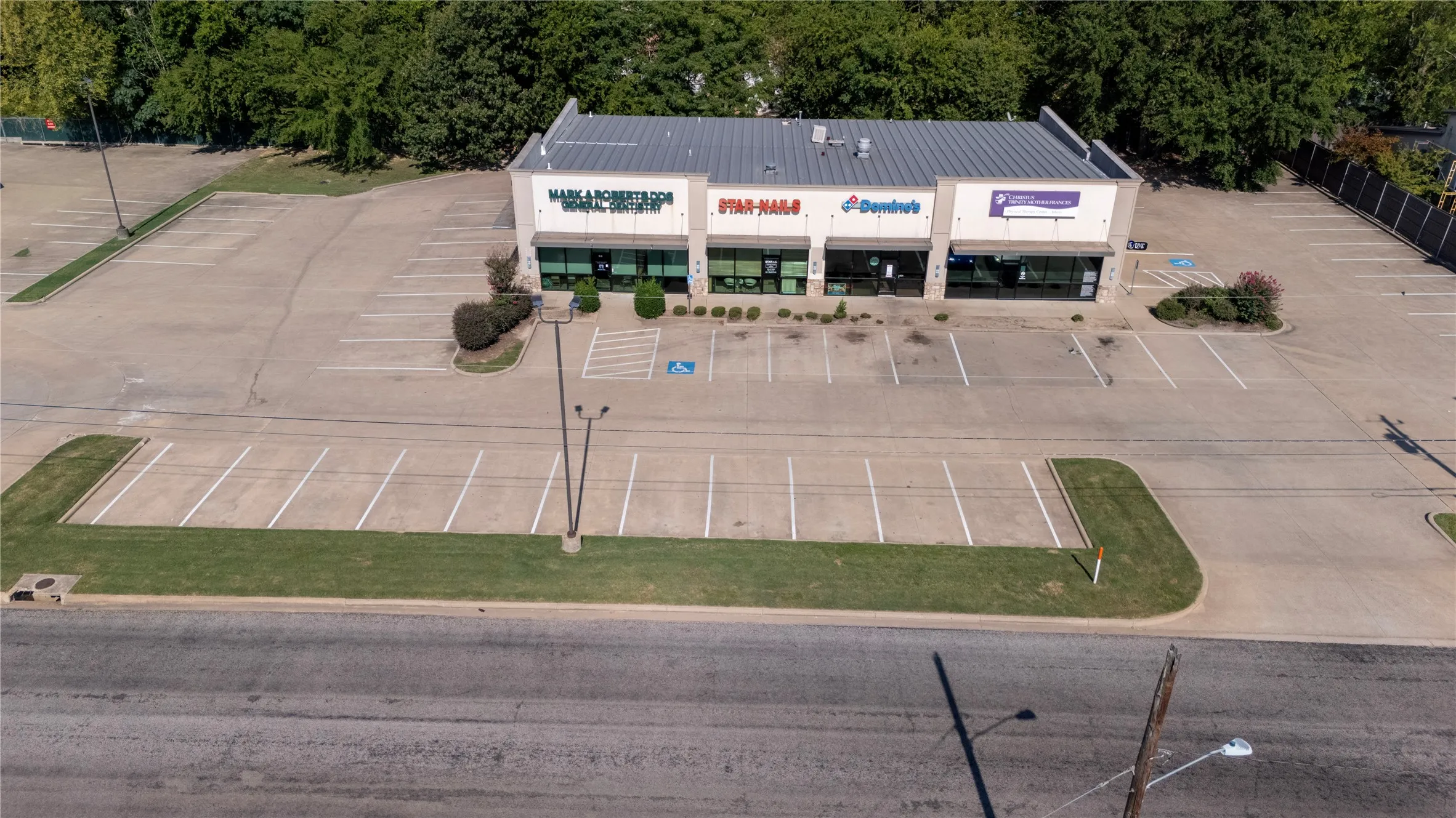 Retail For Sale in Henderson County , 210/220 CRESTWAY Drive, Athens, Texas 75751, 0, 0, Garage spaces, 0 Sqft, built in 2006, mls#21353116, Real Estate Agent in Athens, Homes For Sale in Henderson county, Homes For Sale in Athens, Realtor in Athens Texas, Real Estate Brokerage Independent Realty Texas, Luminita Cordes Realtor
