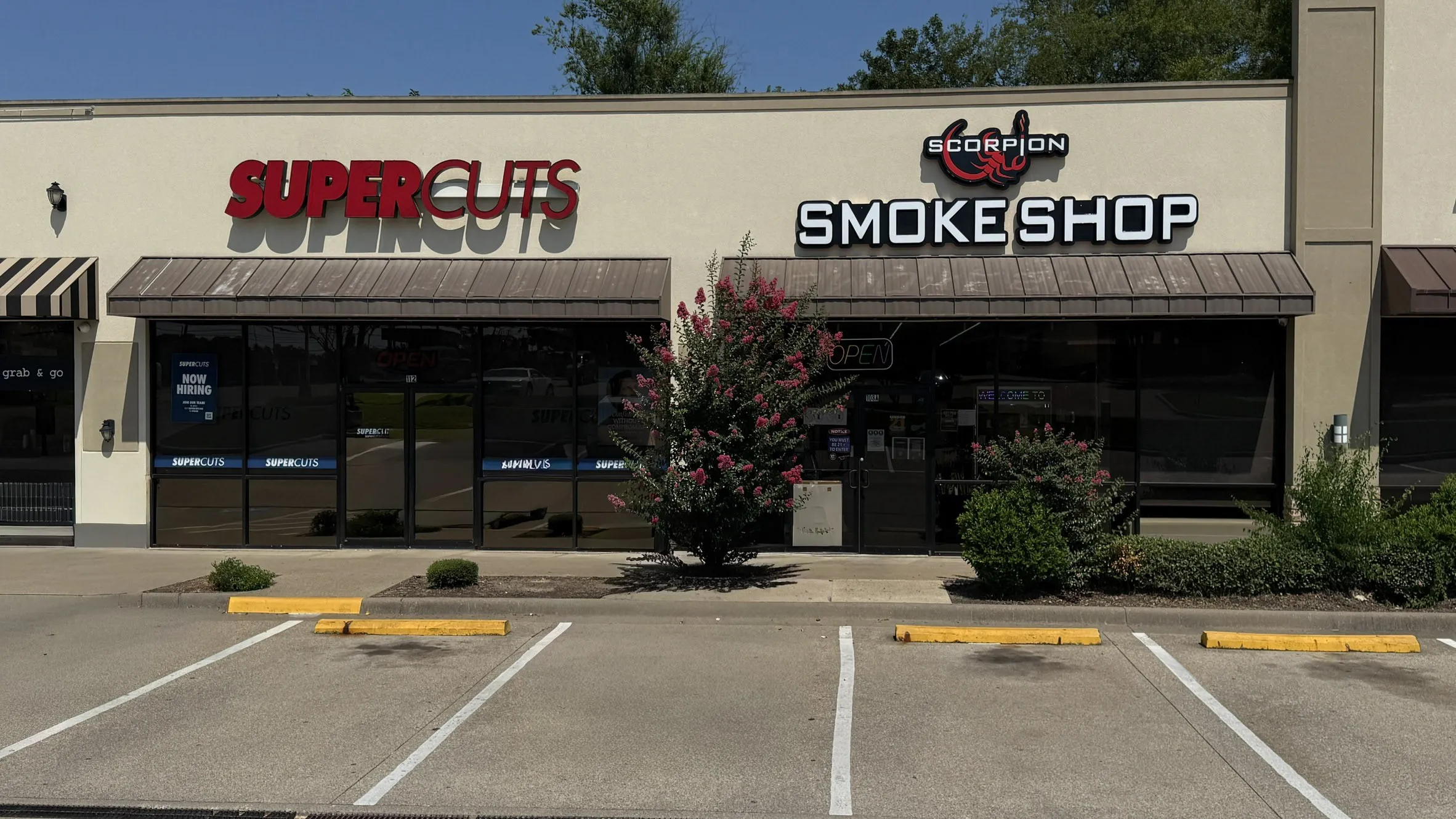 Retail For Sale in Henderson County , 210/220 CRESTWAY Drive, Athens, Texas 75751, 0, 0, Garage spaces, 0 Sqft, built in 2006, mls#21353116, Real Estate Agent in Athens, Homes For Sale in Henderson county, Homes For Sale in Athens, Realtor in Athens Texas, Real Estate Brokerage Independent Realty Texas, Luminita Cordes Realtor
